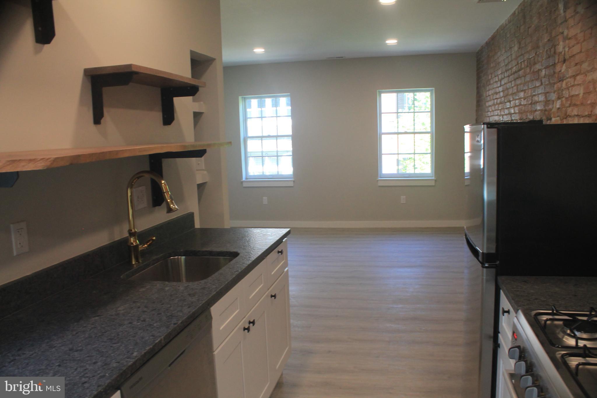 RITTENHOUSE SQUARE - Residential Income