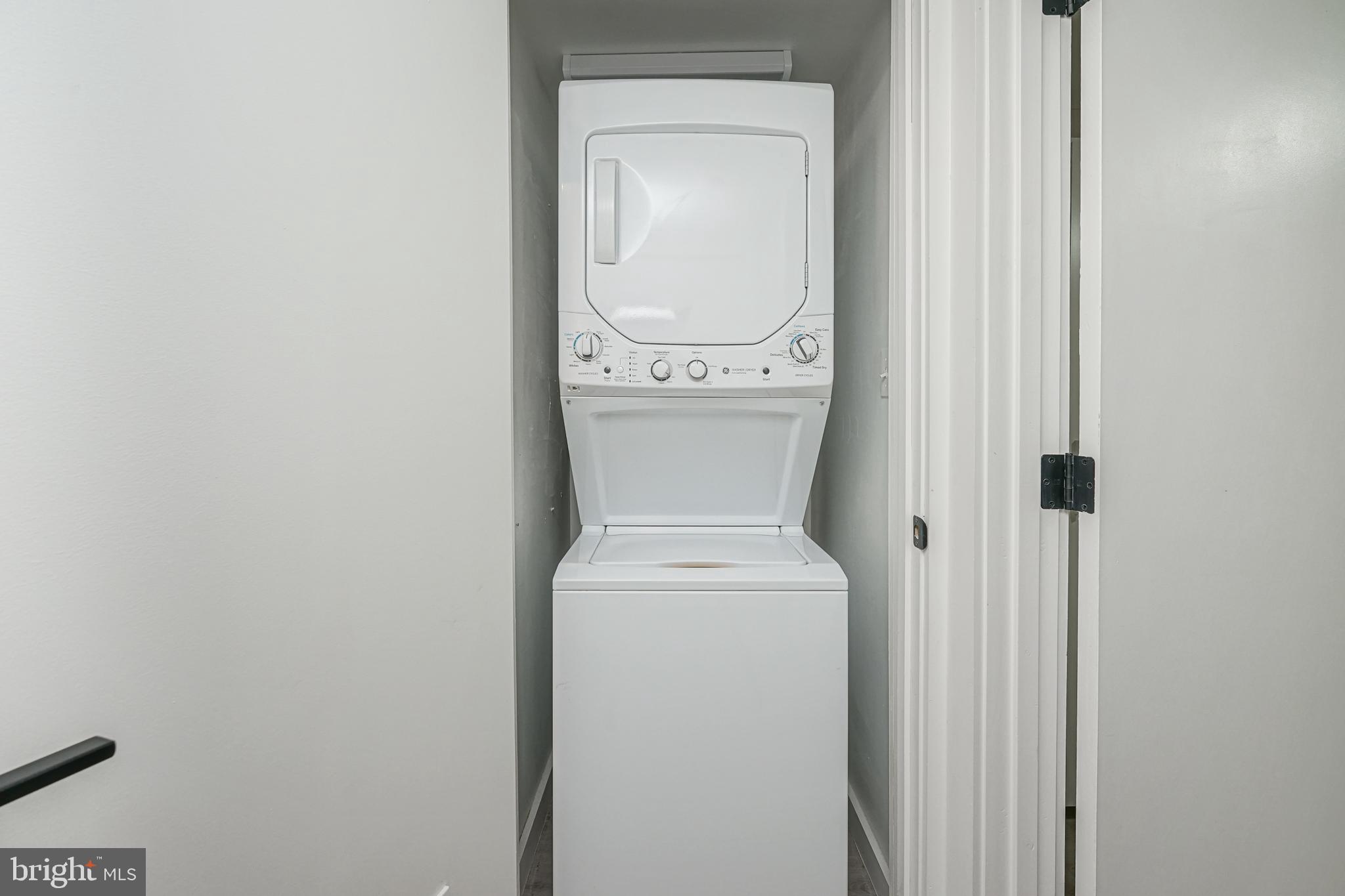 RITTENHOUSE SQUARE - Residential Income