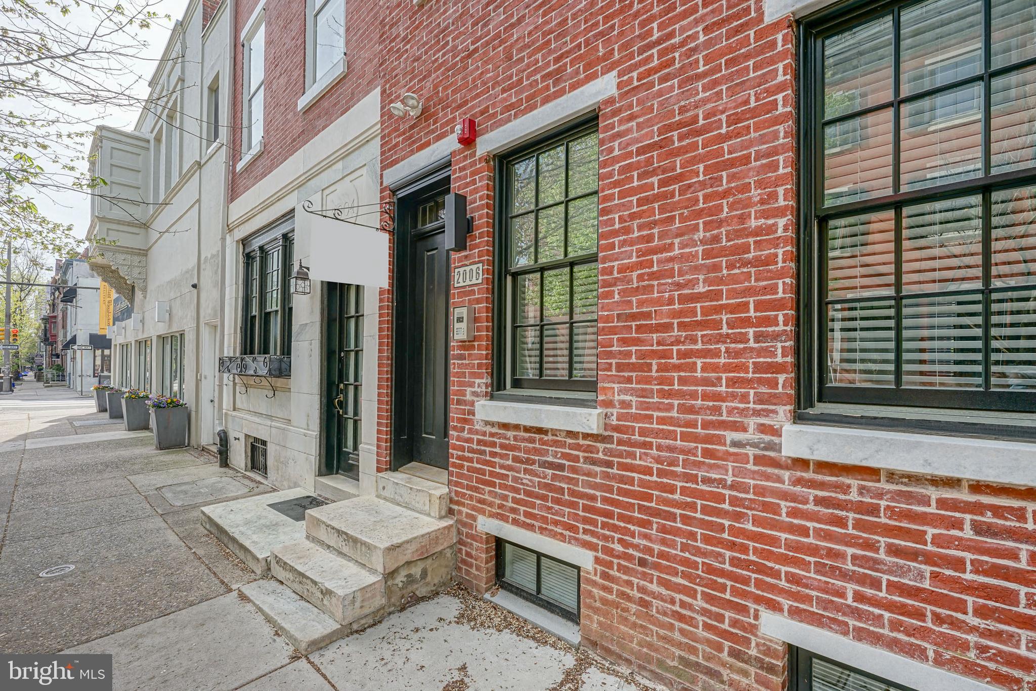 RITTENHOUSE SQUARE - Residential Income