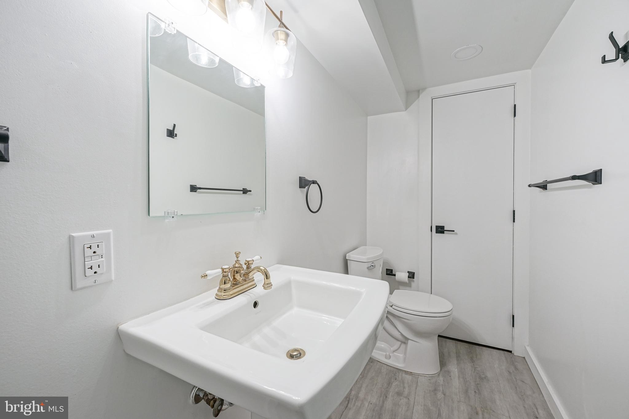 RITTENHOUSE SQUARE - Residential Income