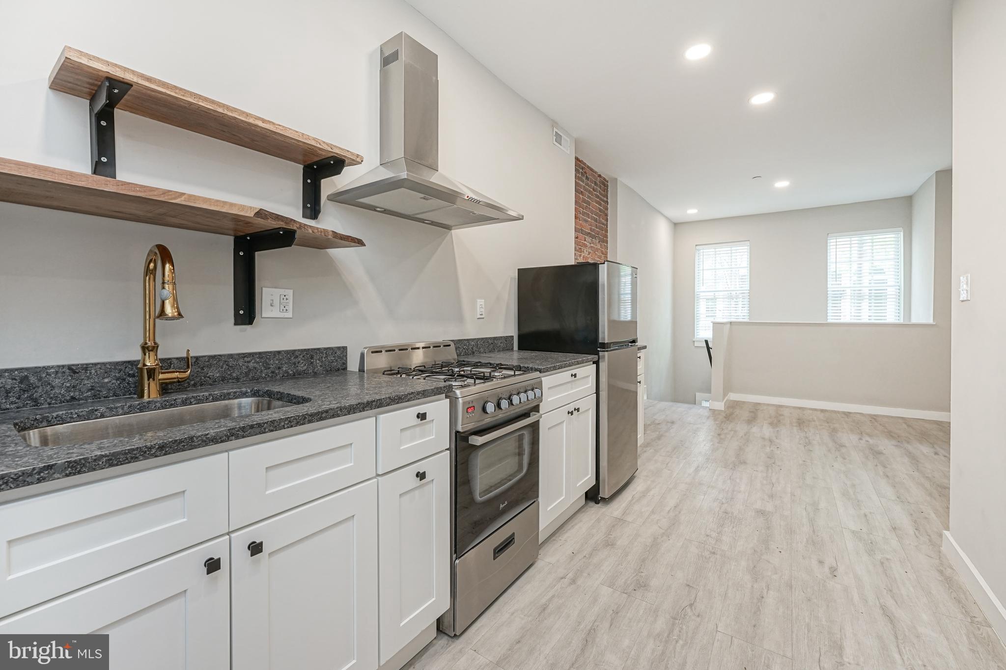 RITTENHOUSE SQUARE - Residential Income