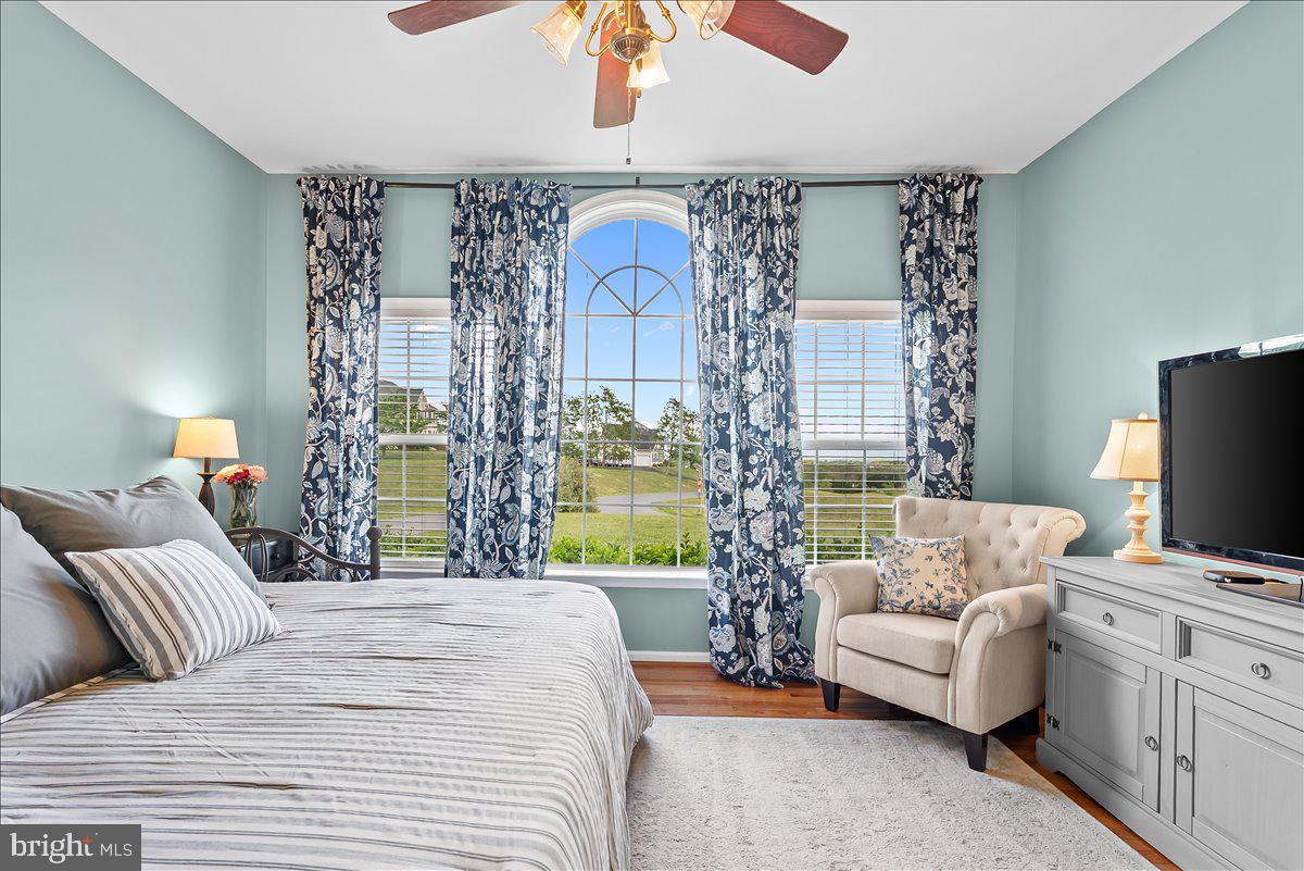 WAVERLY VIEW - Residential