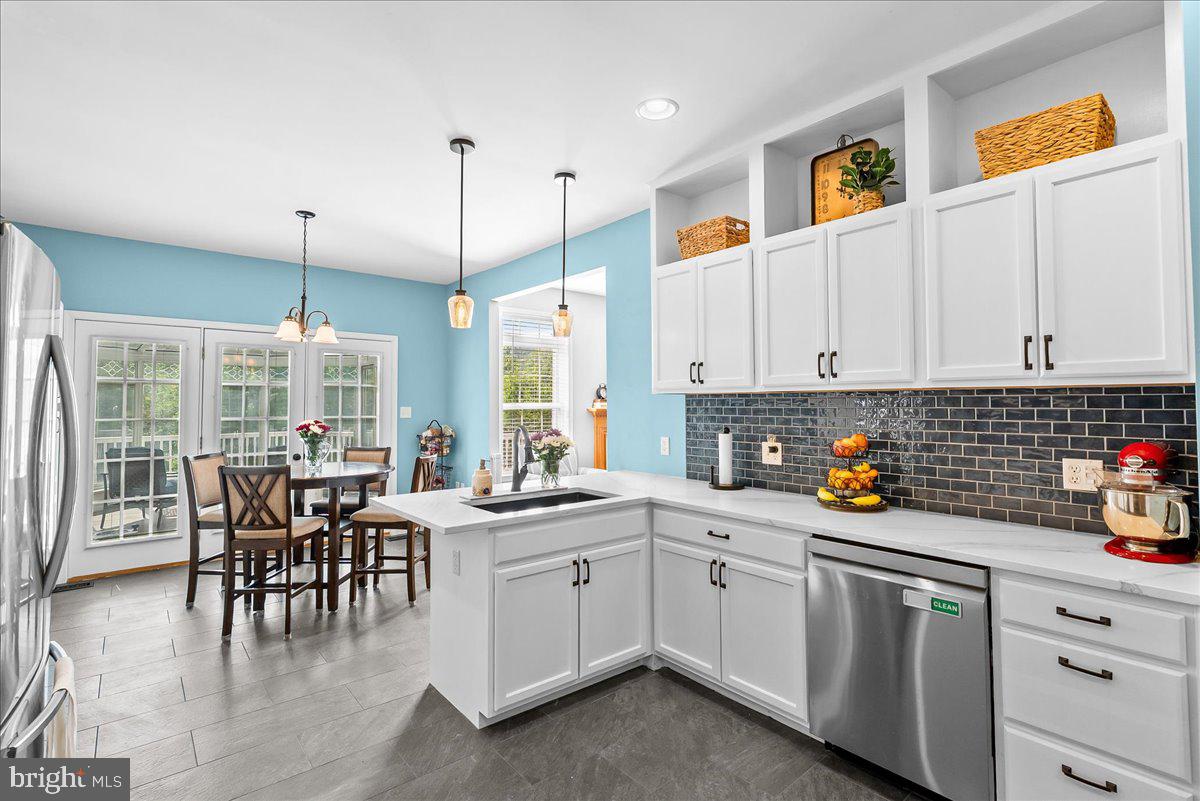 WAVERLY VIEW - Residential