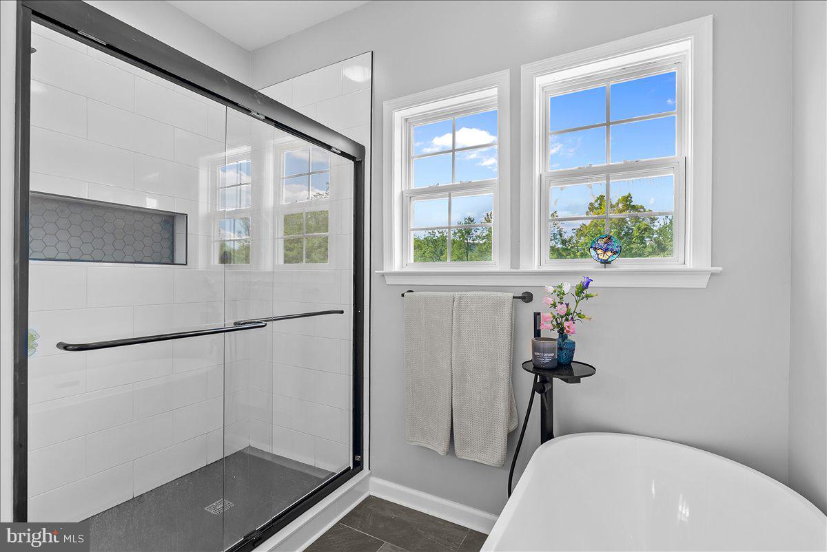 WAVERLY VIEW - Residential