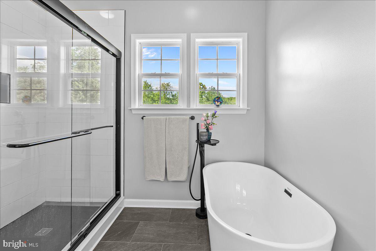 WAVERLY VIEW - Residential