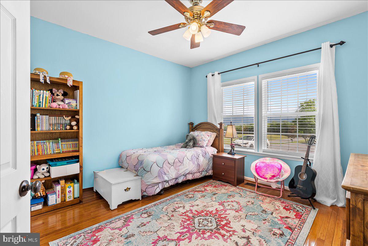 WAVERLY VIEW - Residential