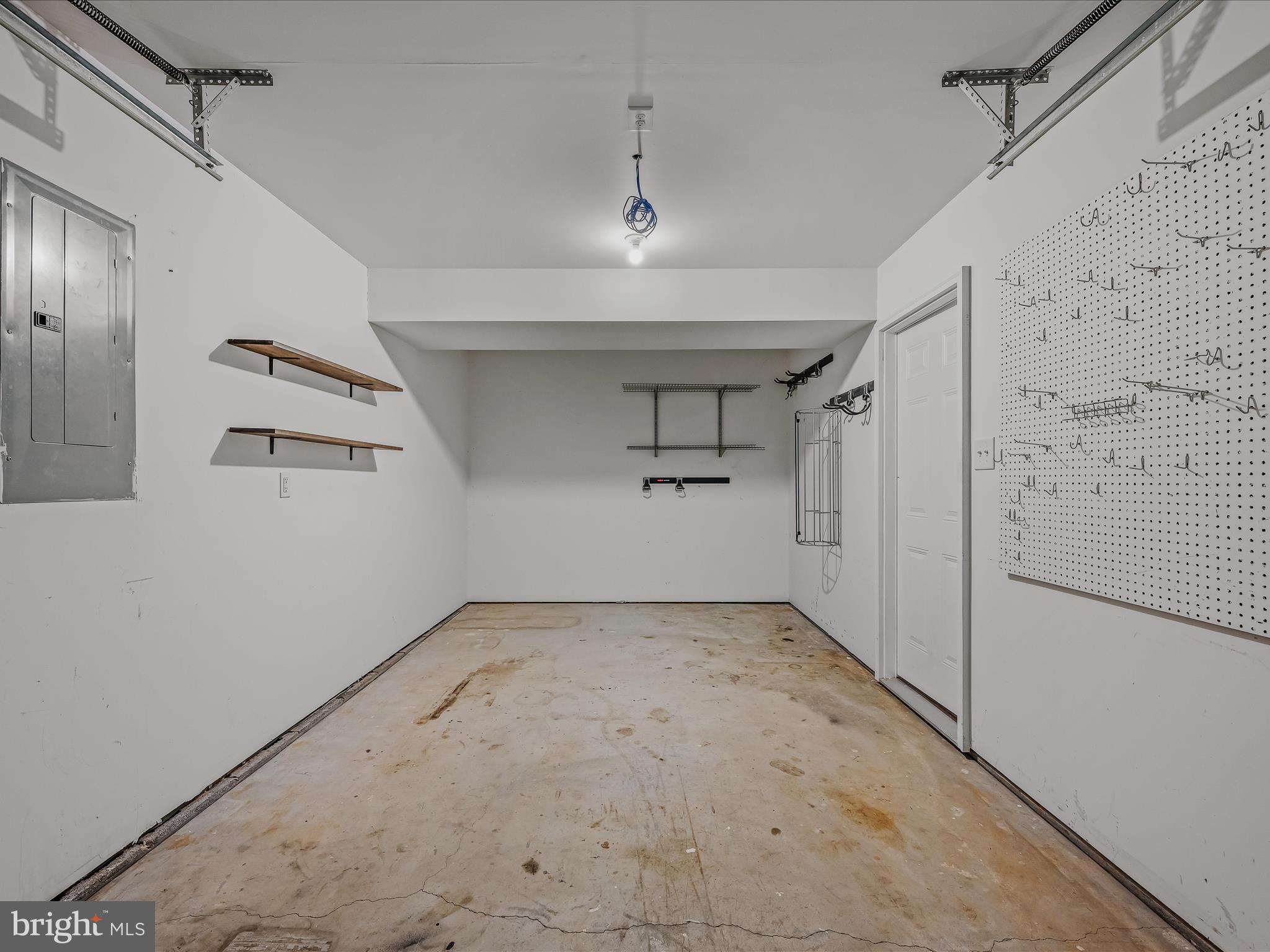 RED HILL - Residential