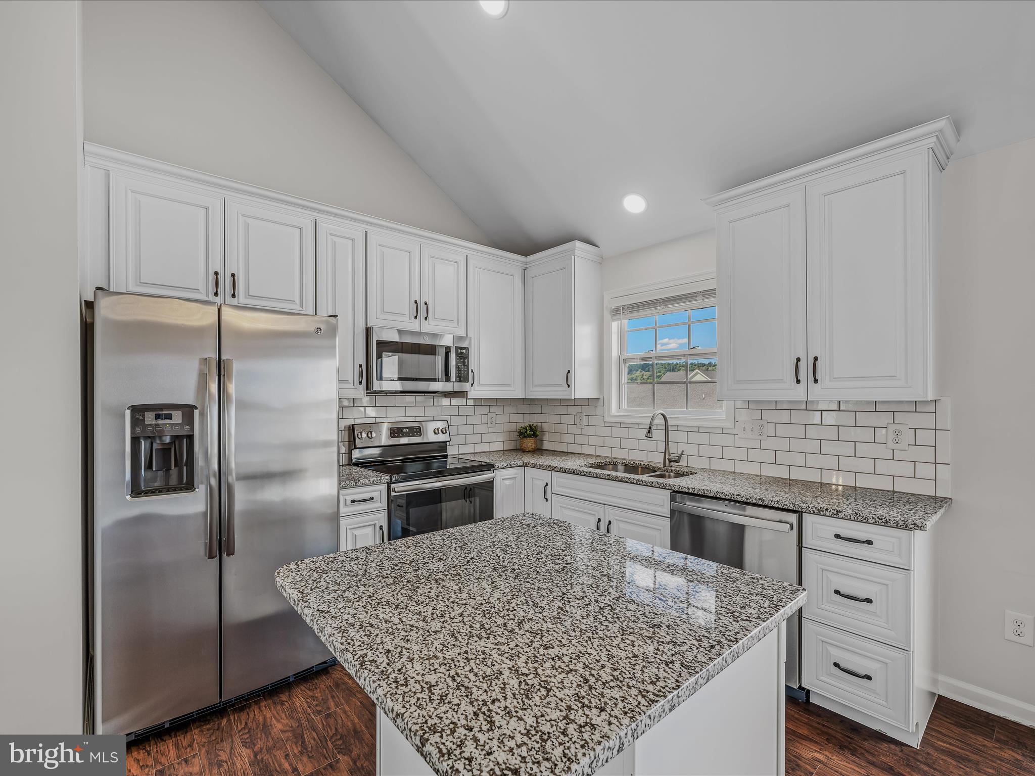 RED HILL - Residential