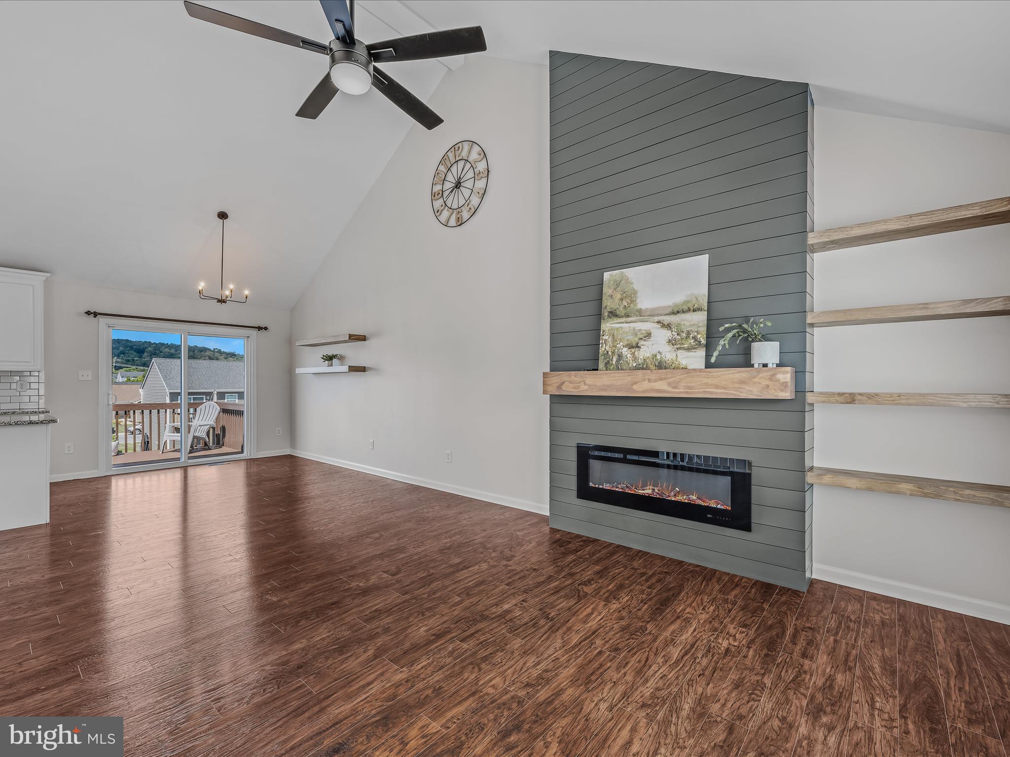 RED HILL - Residential