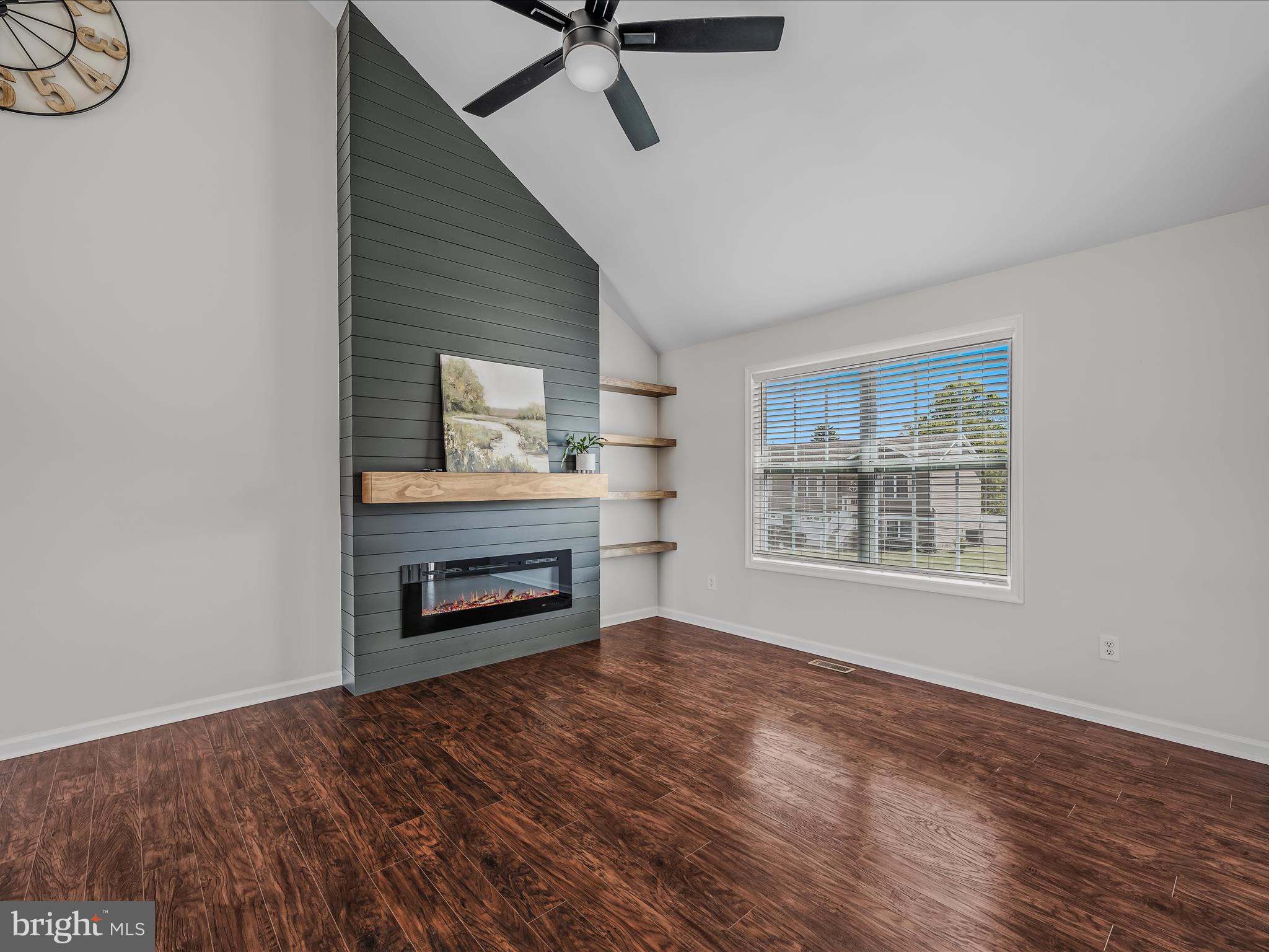 RED HILL - Residential