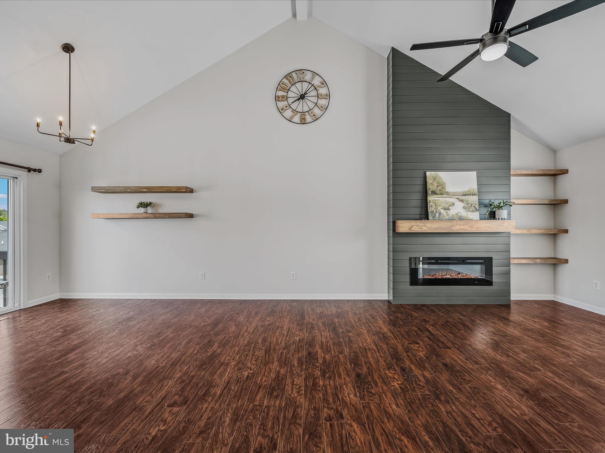 RED HILL - Residential