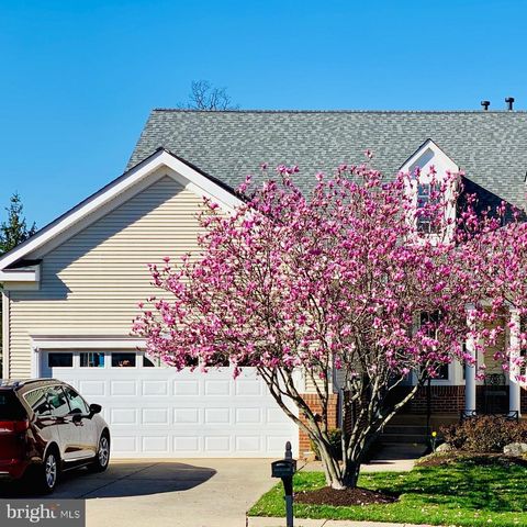 Photo of 13743 Currant Loop, GAINESVILLE, VA 20155 (MLS # VAPW2113848)