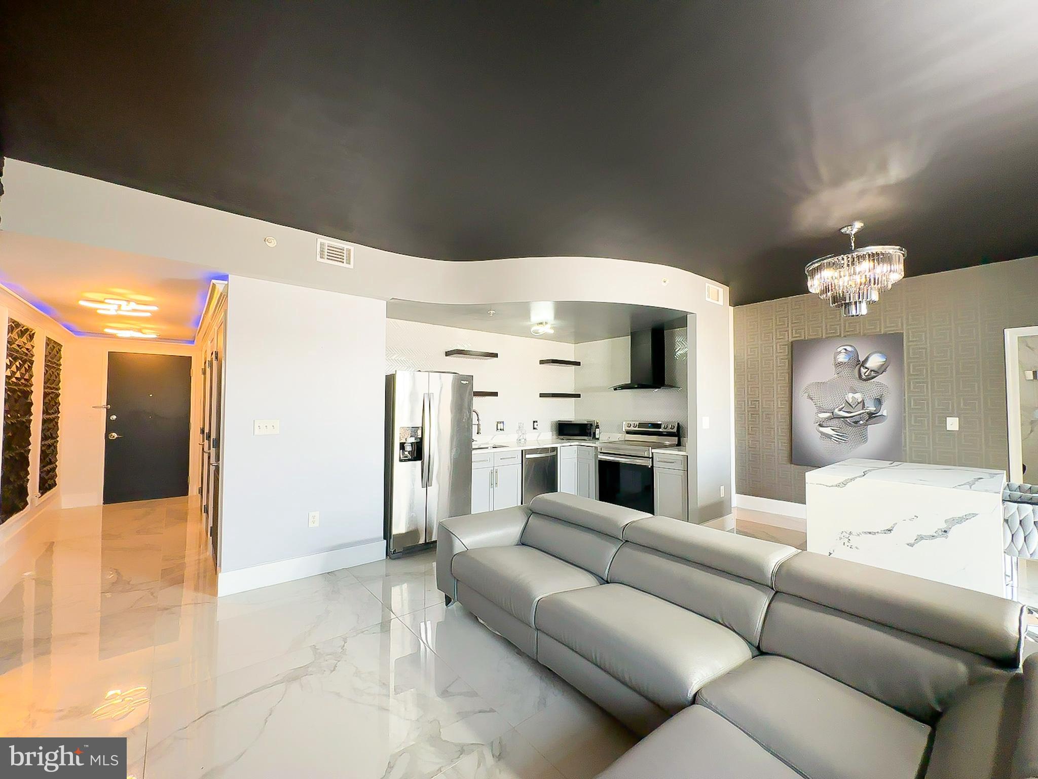 FLEET STREET CONDOMINIUMS - Residential Lease