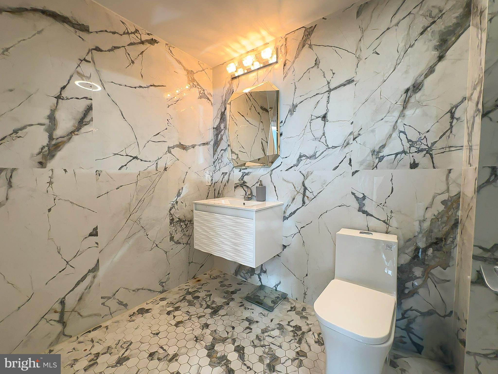 FLEET STREET CONDOMINIUMS - Residential Lease