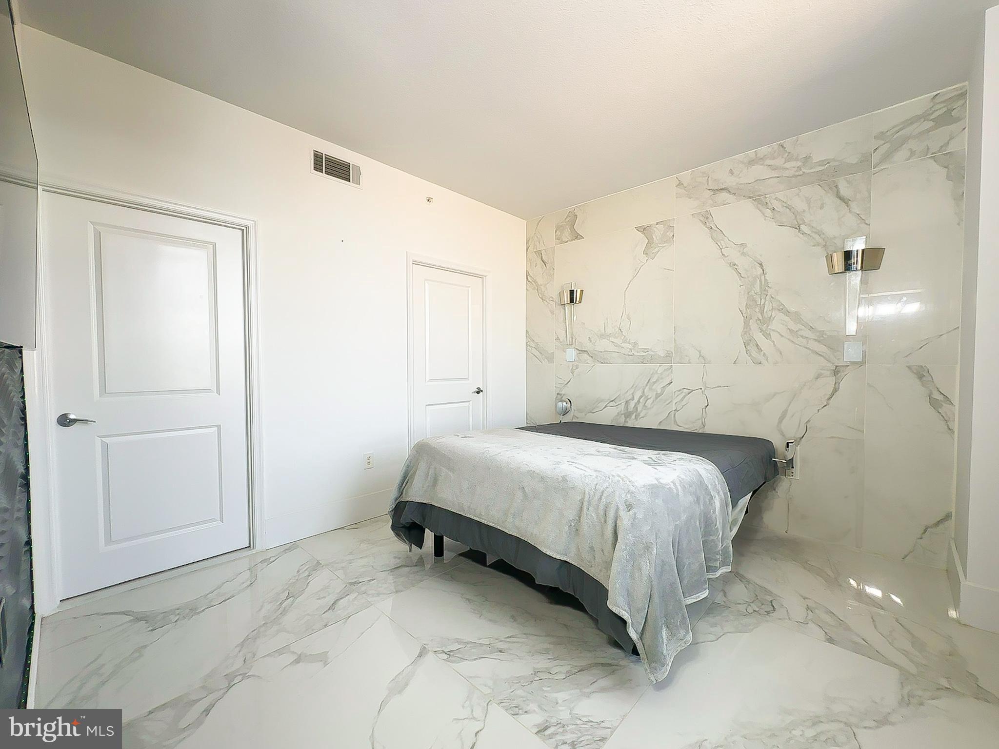 FLEET STREET CONDOMINIUMS - Residential Lease