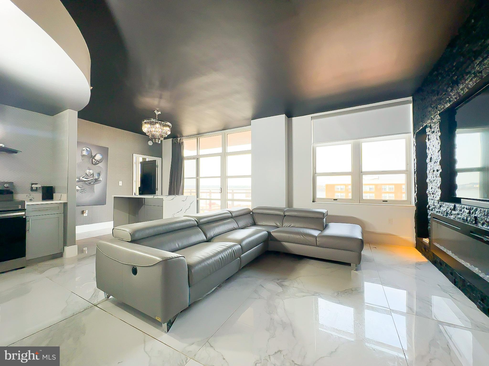 FLEET STREET CONDOMINIUMS - Residential Lease