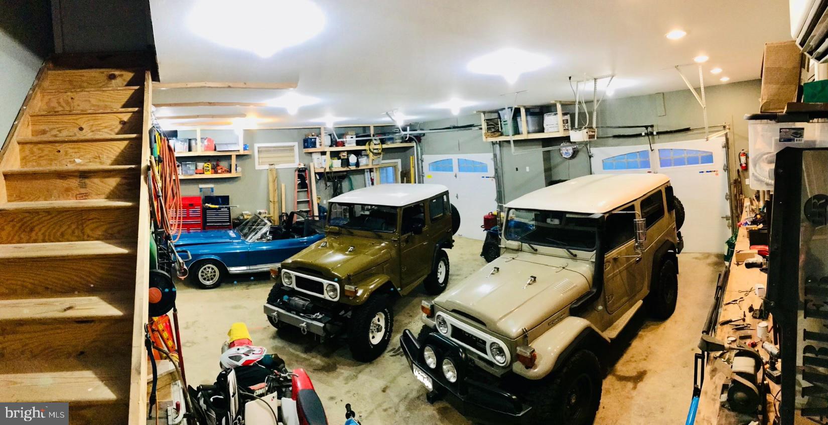 HUNTING HILL - Residential