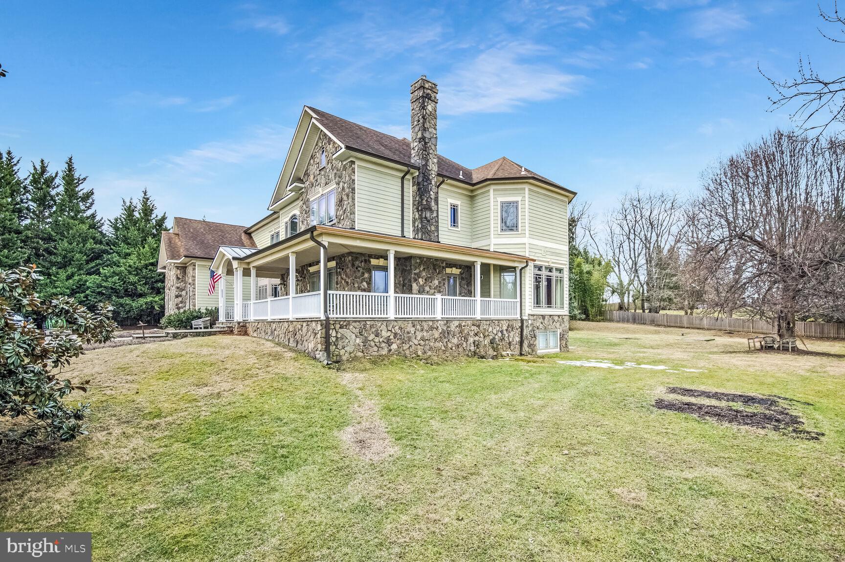 HUNTING HILL - Residential