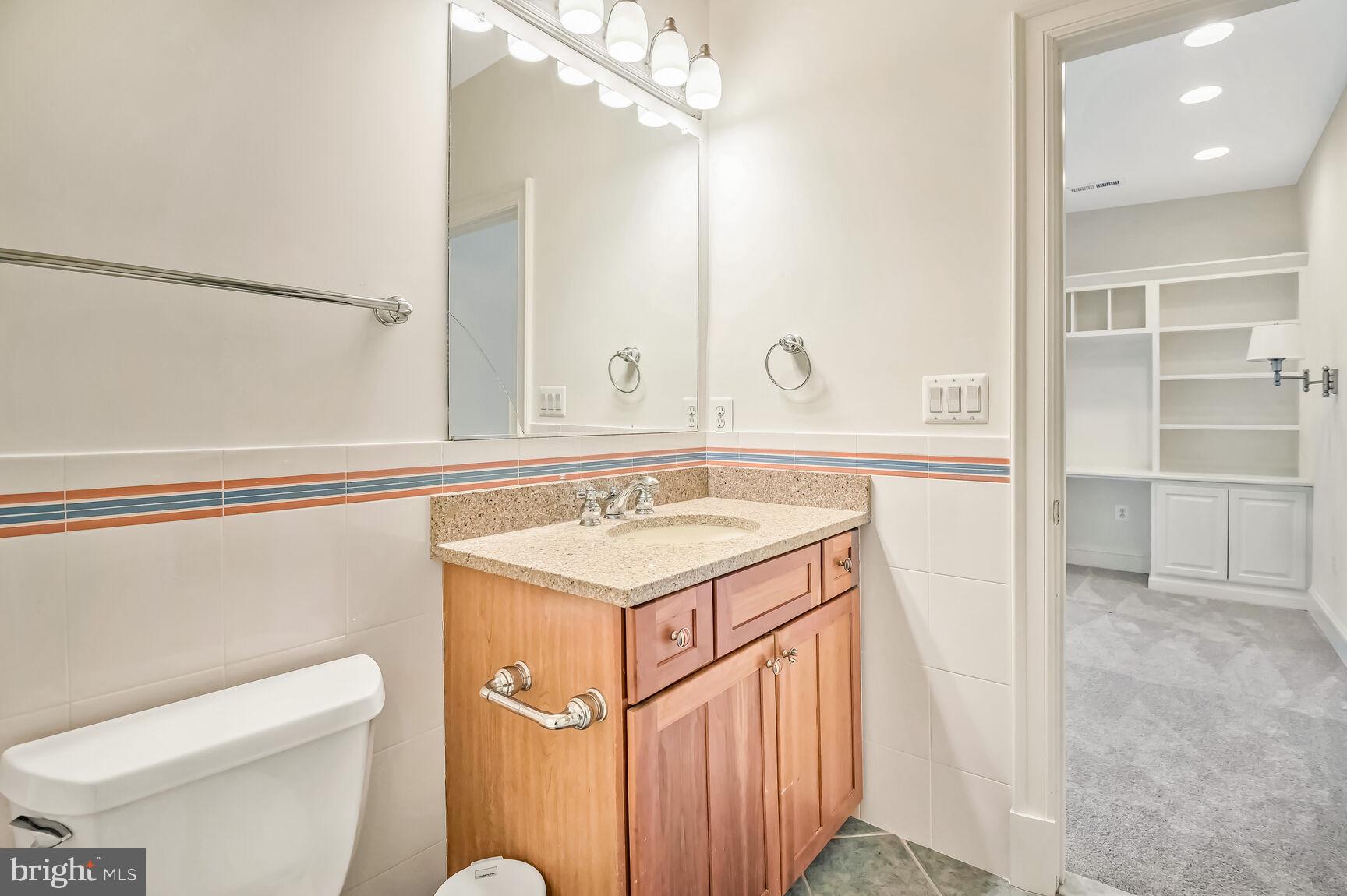 HUNTING HILL - Residential