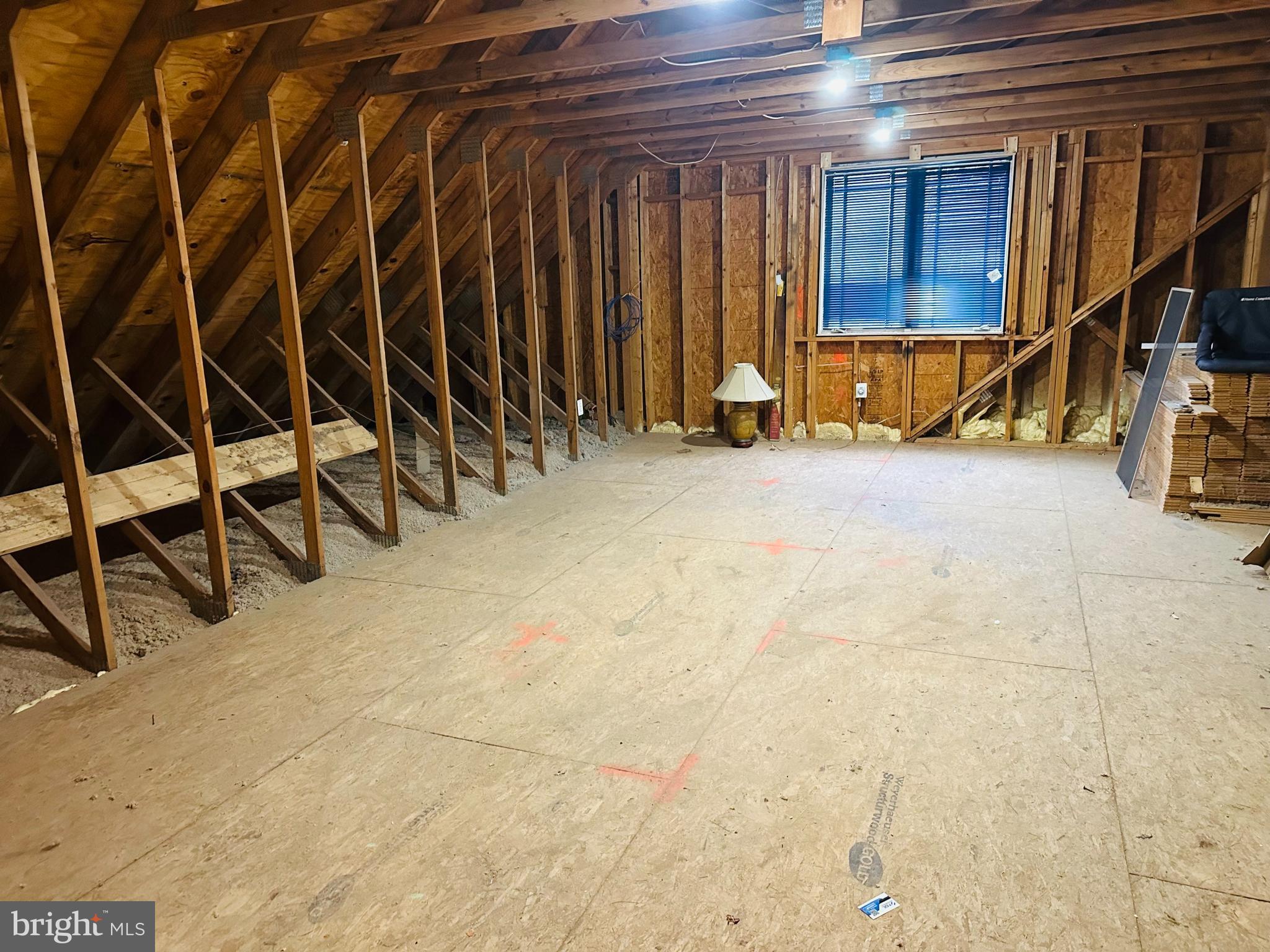 HUNTING HILL - Residential