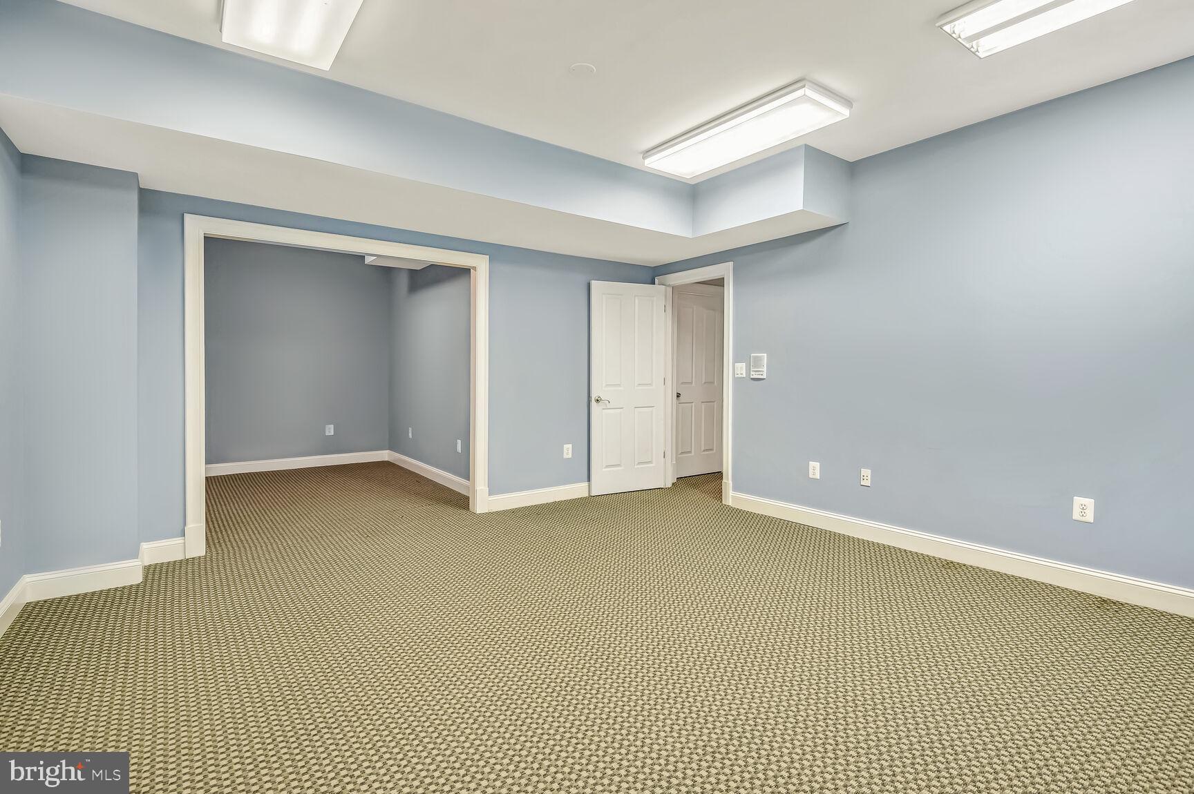 HUNTING HILL - Residential