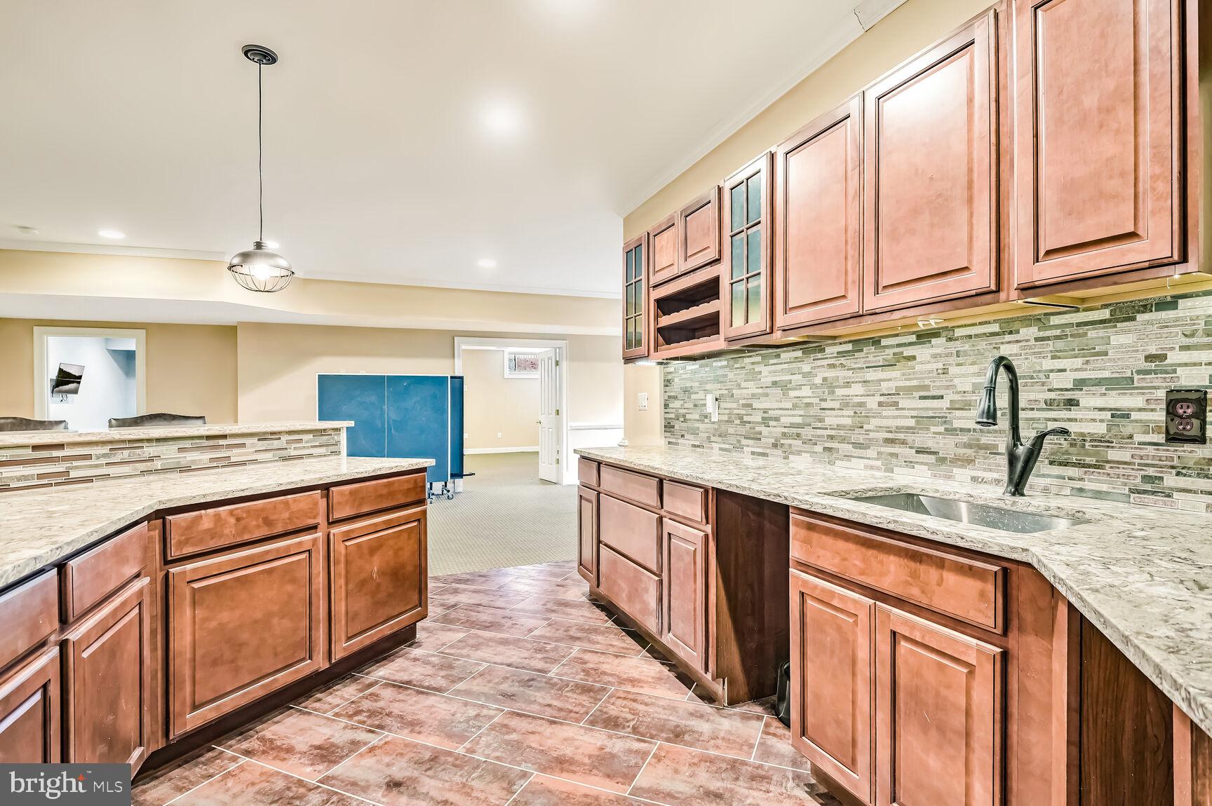 HUNTING HILL - Residential