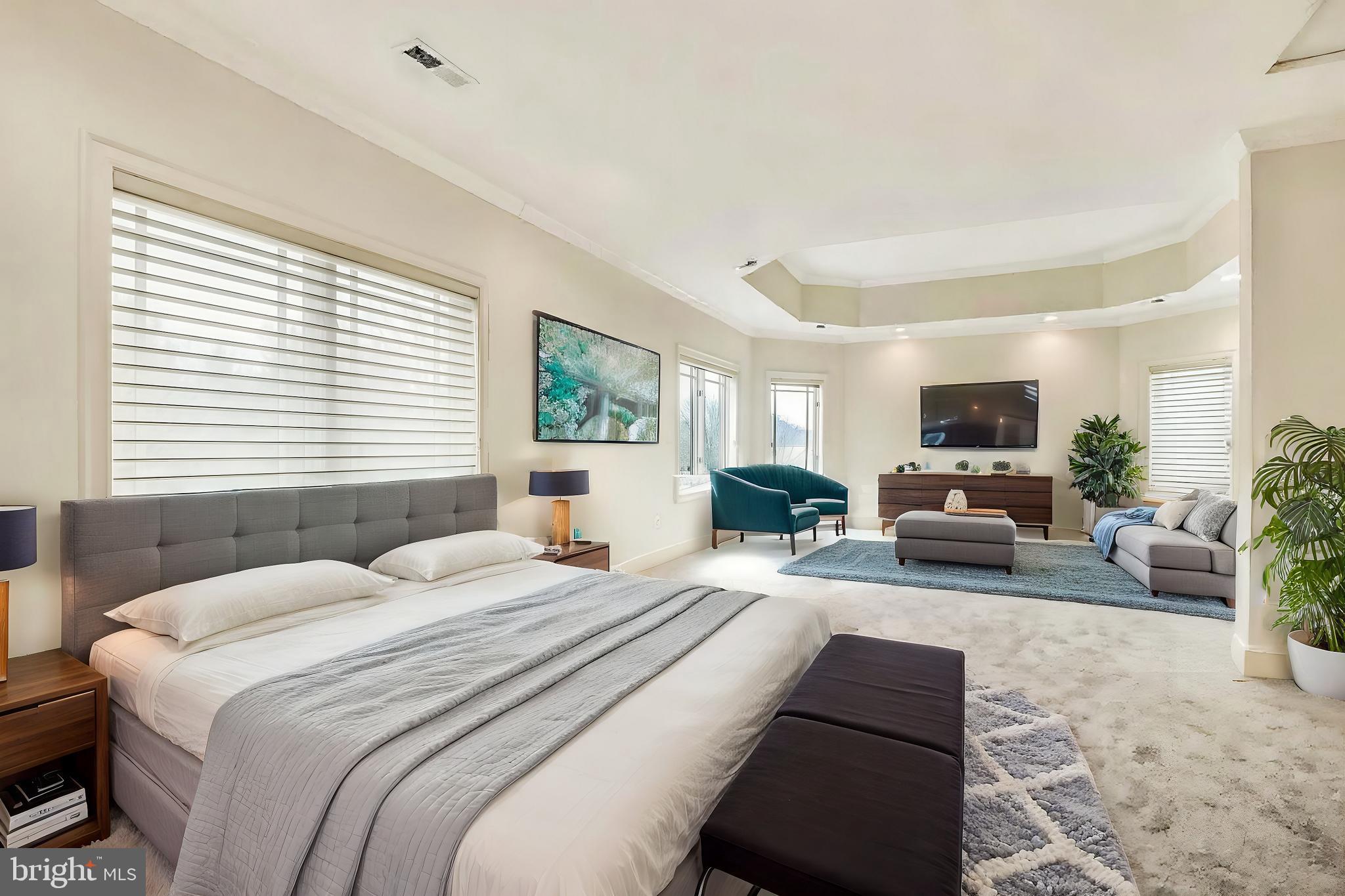 HUNTING HILL - Residential