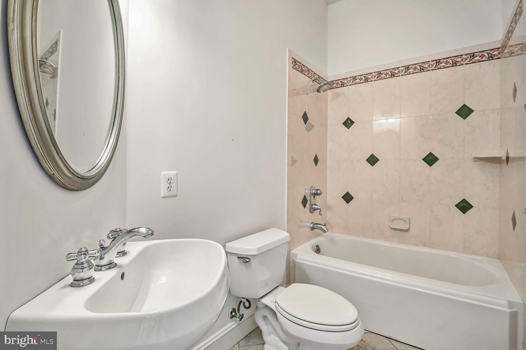 HUNTING HILL - Residential