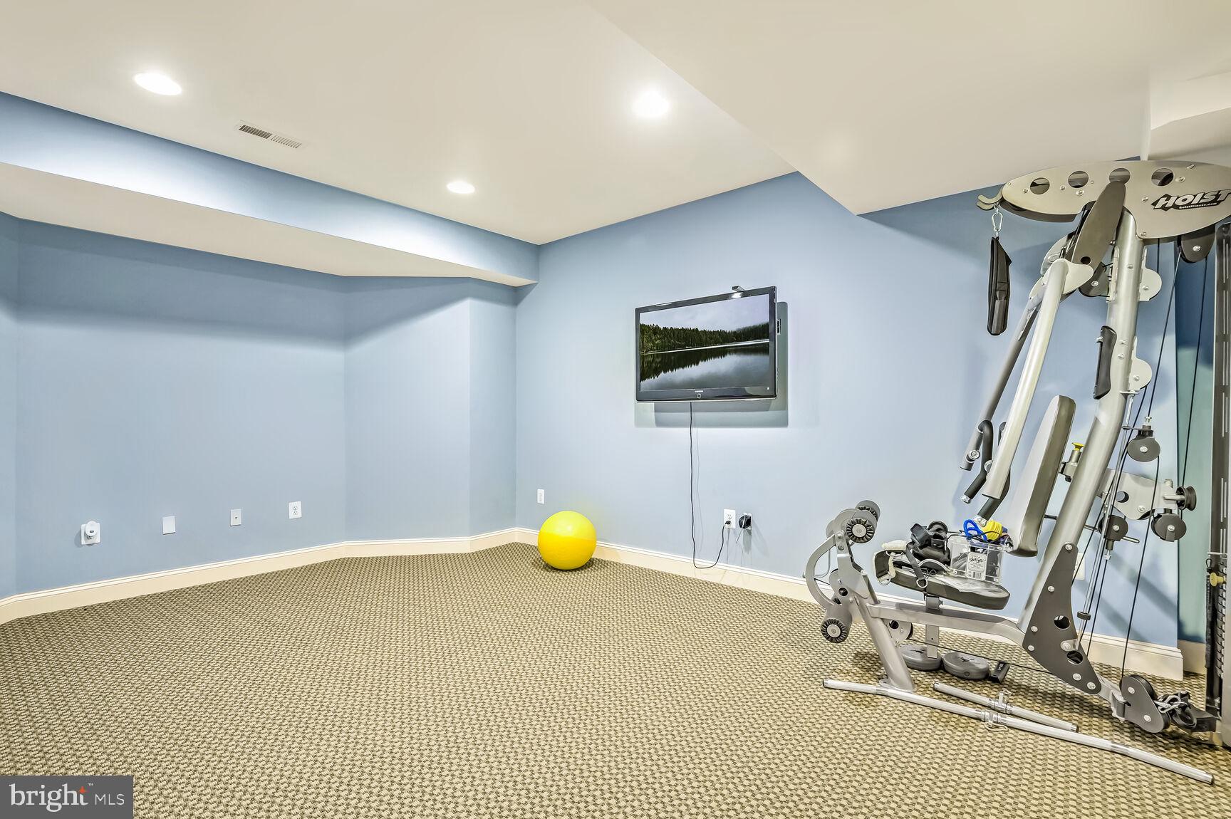 HUNTING HILL - Residential