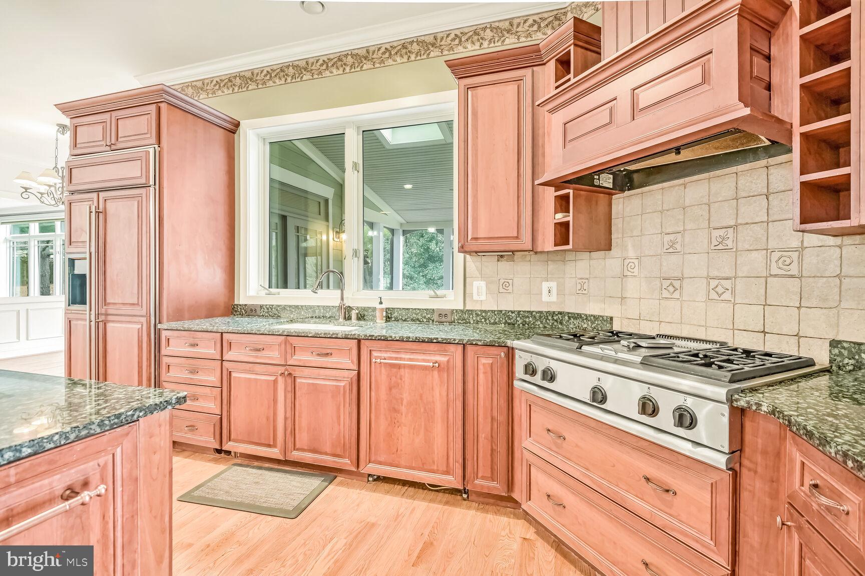 HUNTING HILL - Residential