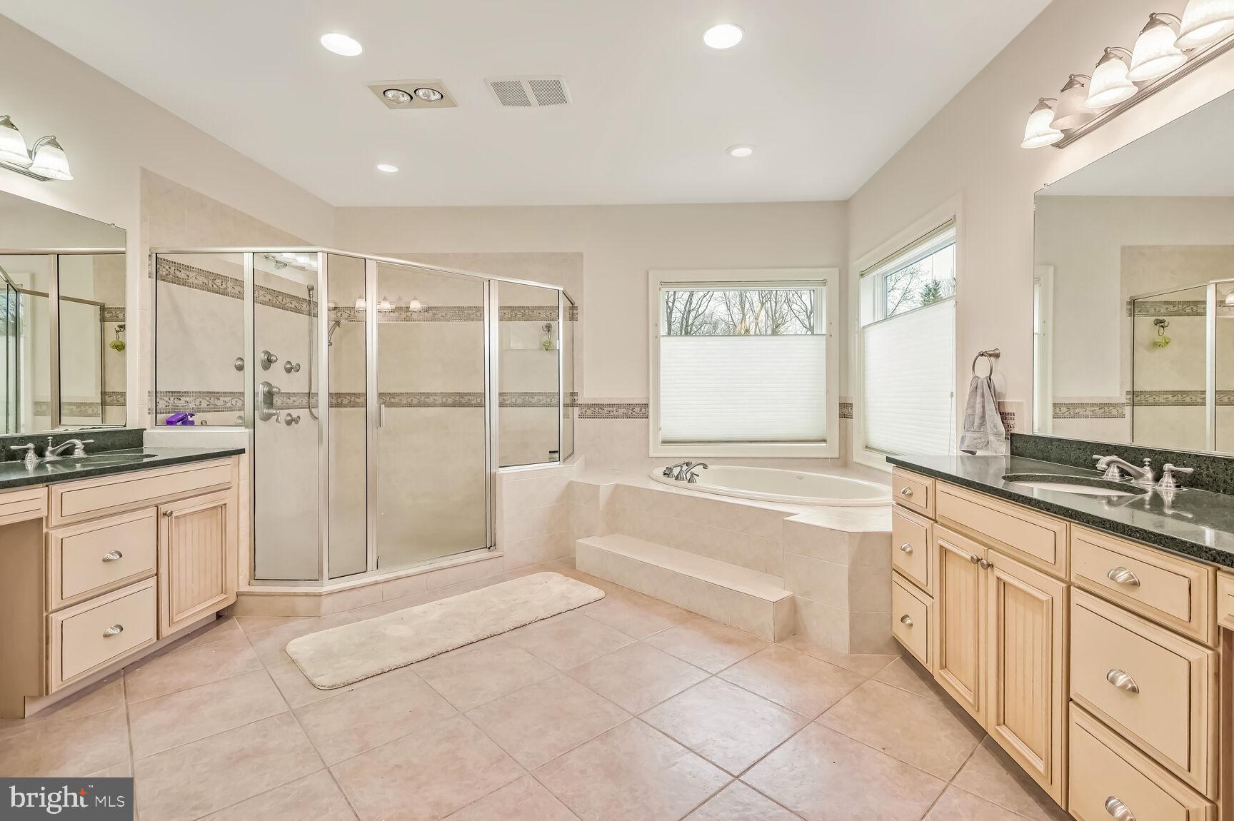 HUNTING HILL - Residential