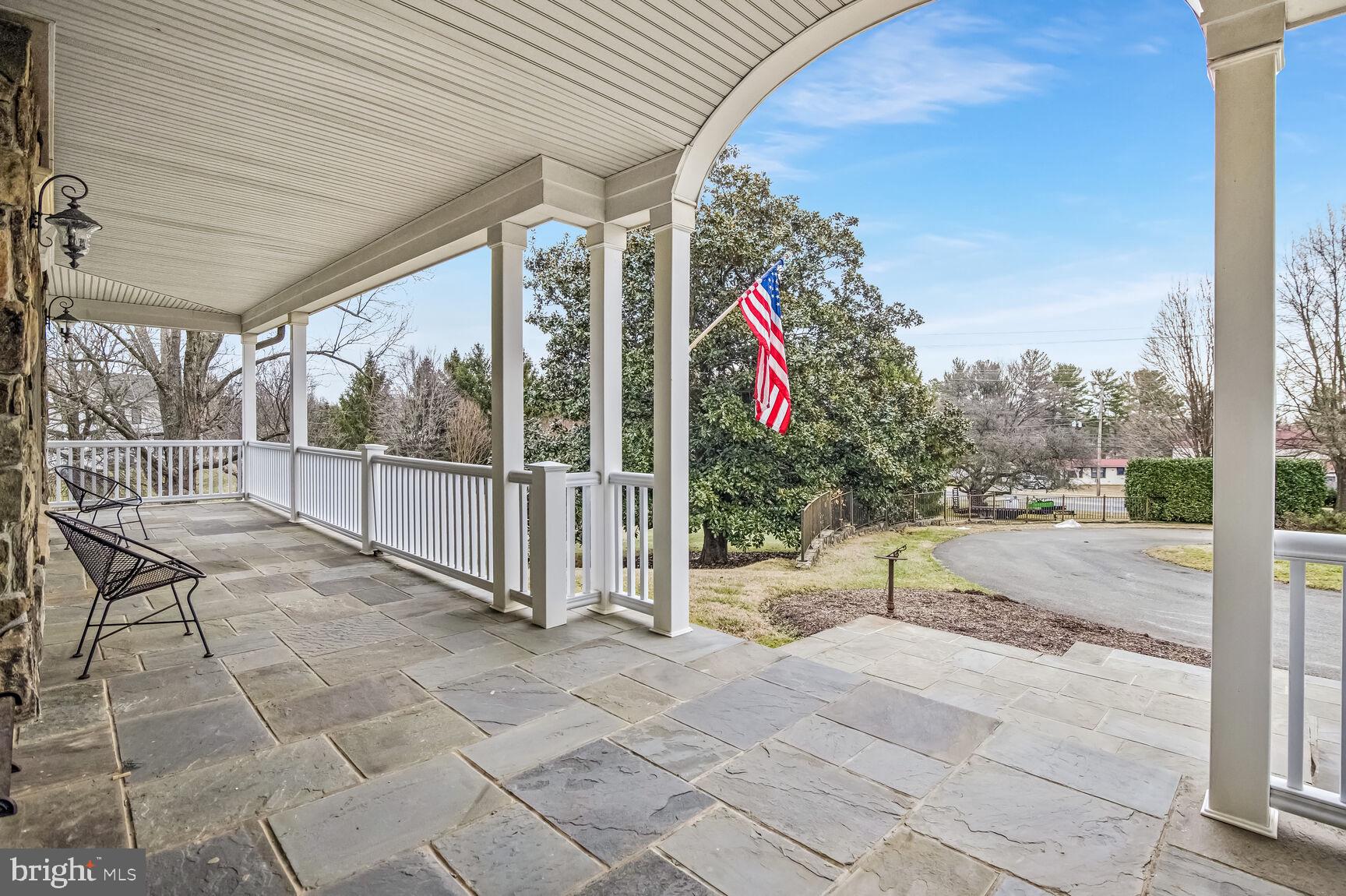 HUNTING HILL - Residential