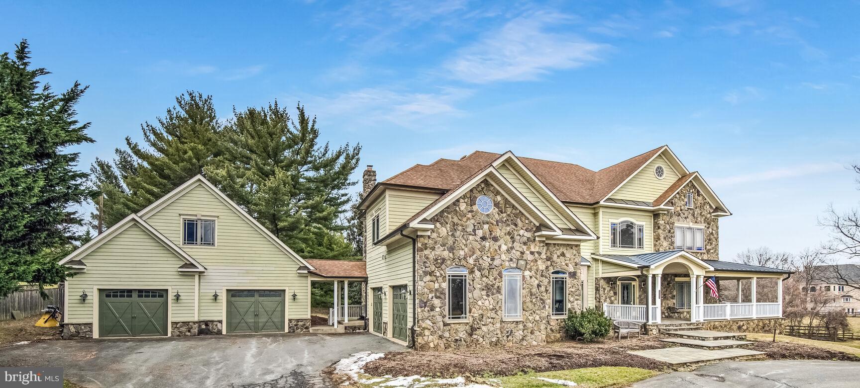 HUNTING HILL - Residential