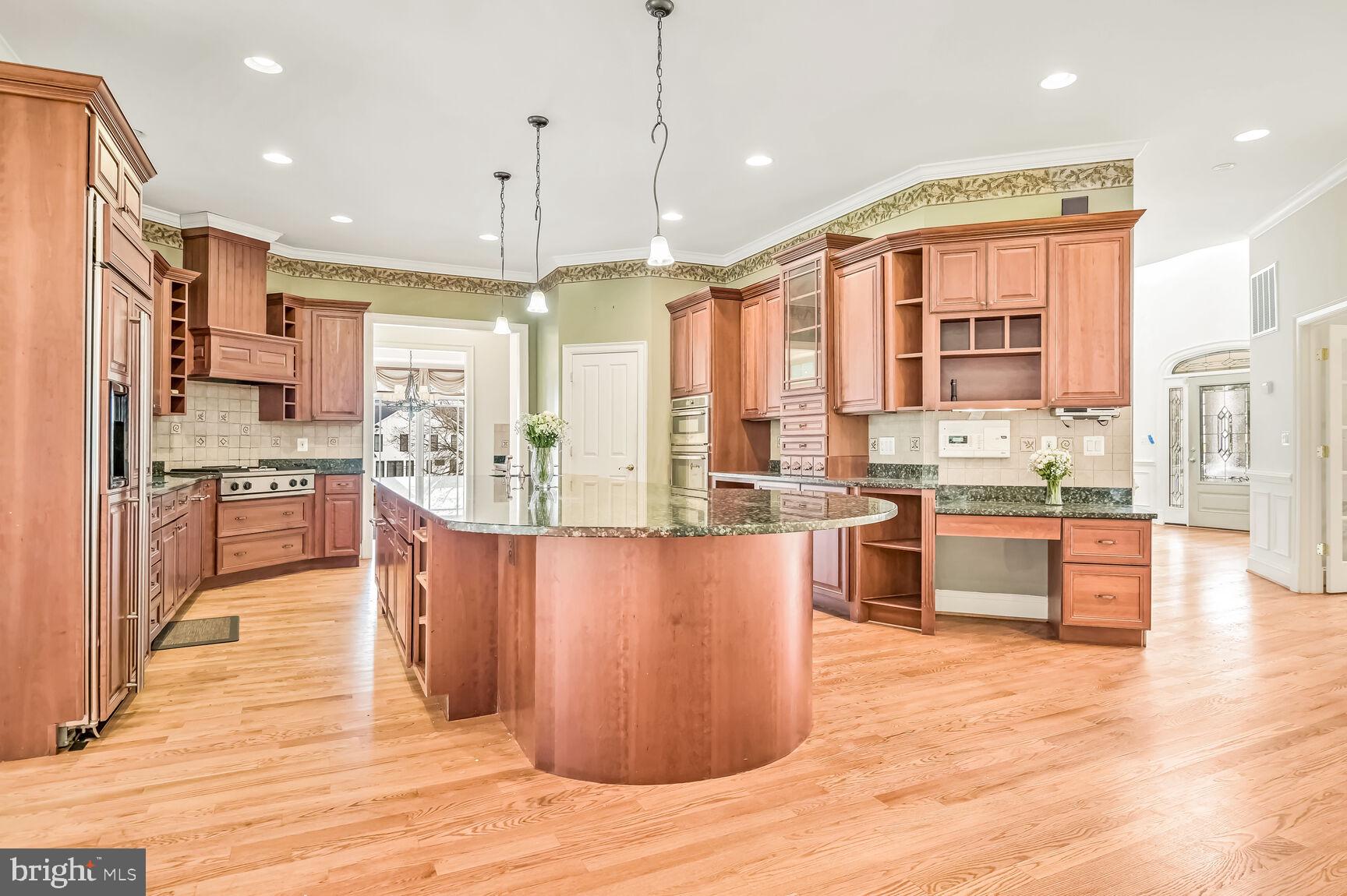 HUNTING HILL - Residential