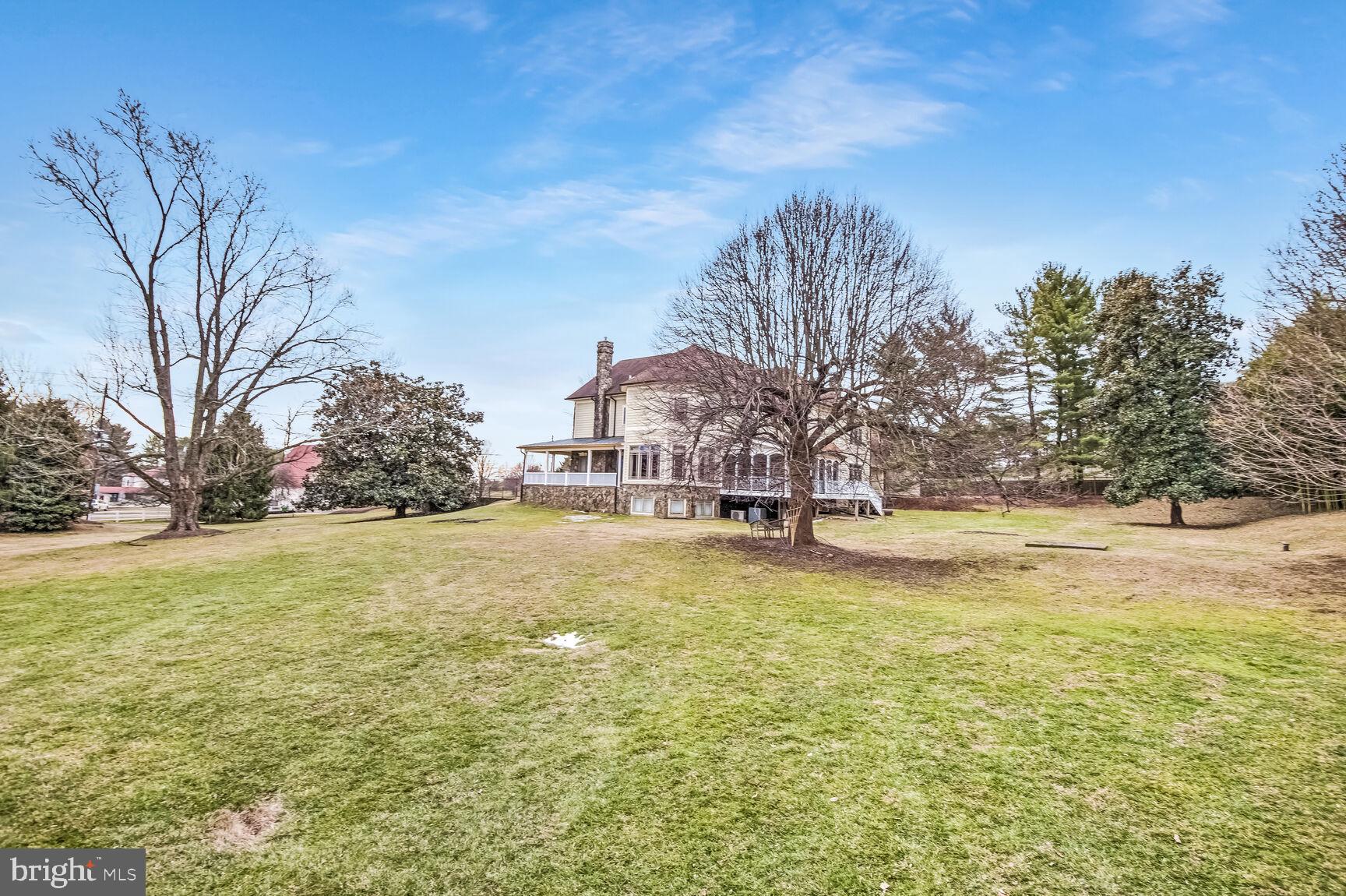 HUNTING HILL - Residential