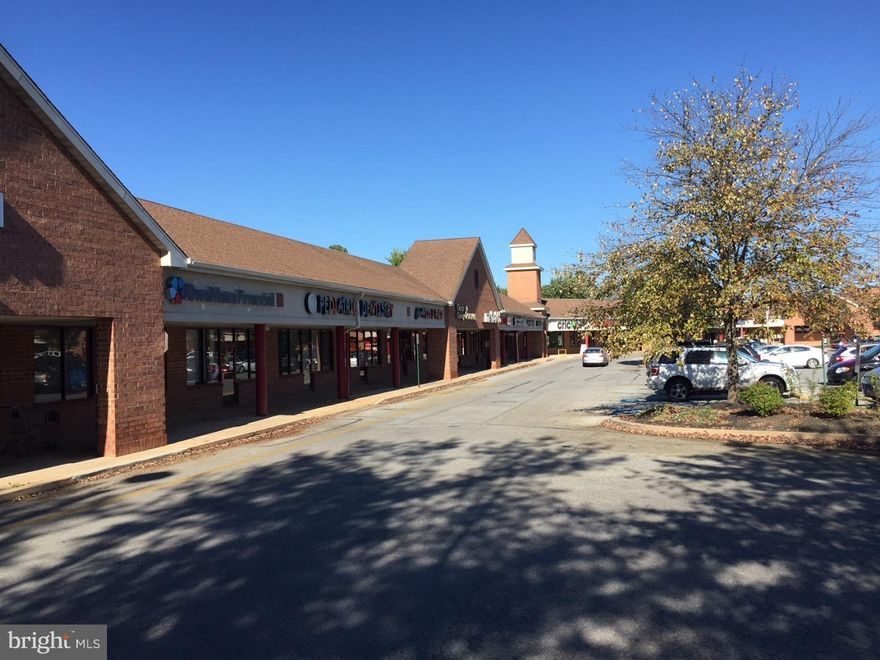 Very active Shopping Center anchored by Acme. Join Key Bank, UPS Store, Fastenal, Tae Kwon Do, Fit Body Boot Camp, Play4Kids and many more! All leases are Net, Net, Net. Pass thrus estimated at $4.50 per sq.ft.  Also available 1,575 sf, 1170 sf and 1030 sf