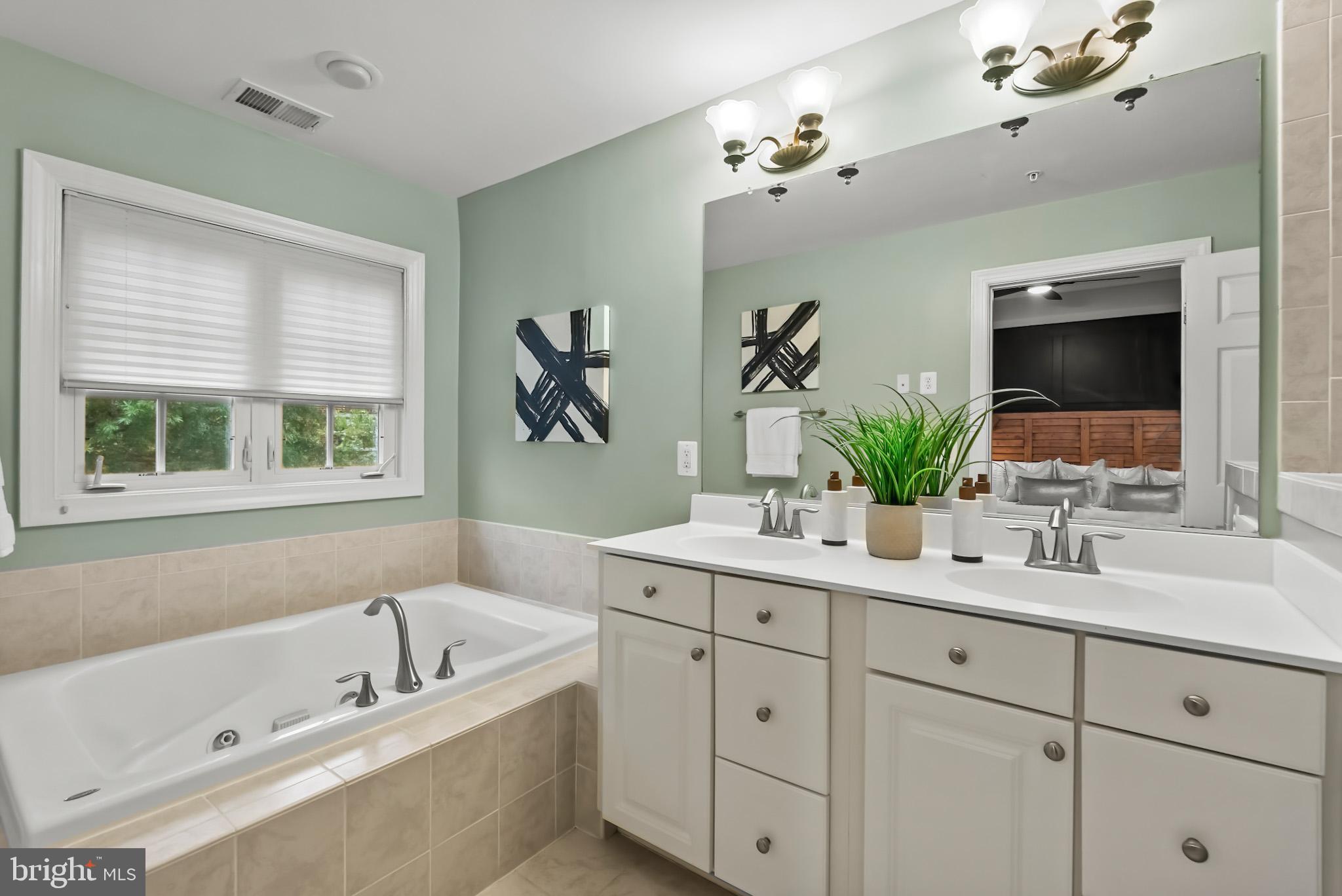 ELLSWORTH PLACE - Residential