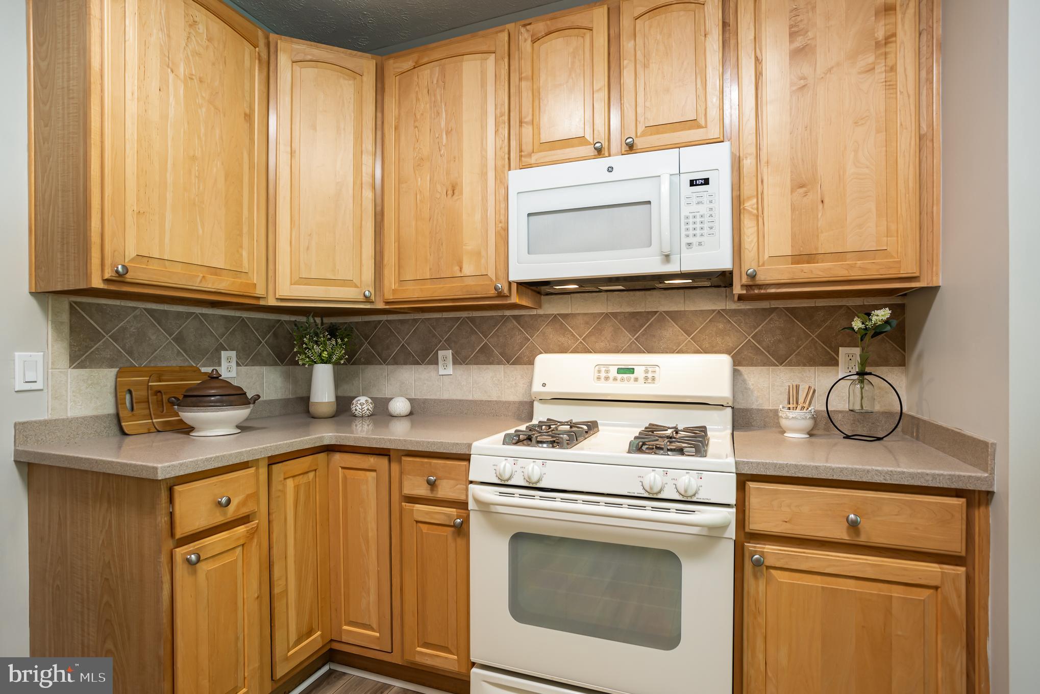 WINDSOR AT PERRY HALL FARMS - Residential