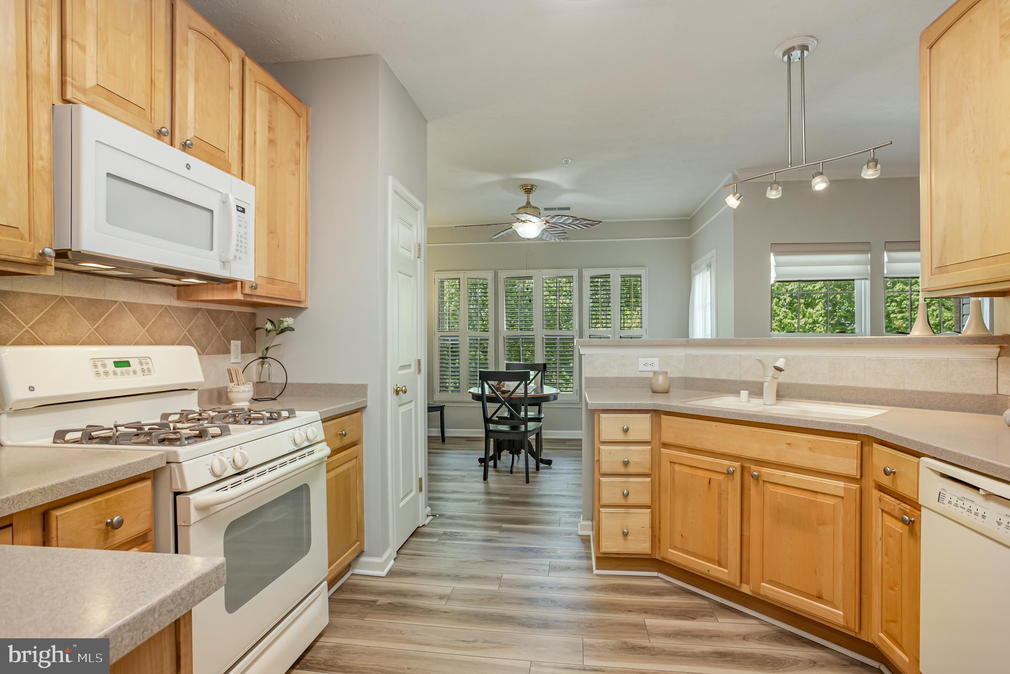 WINDSOR AT PERRY HALL FARMS - Residential