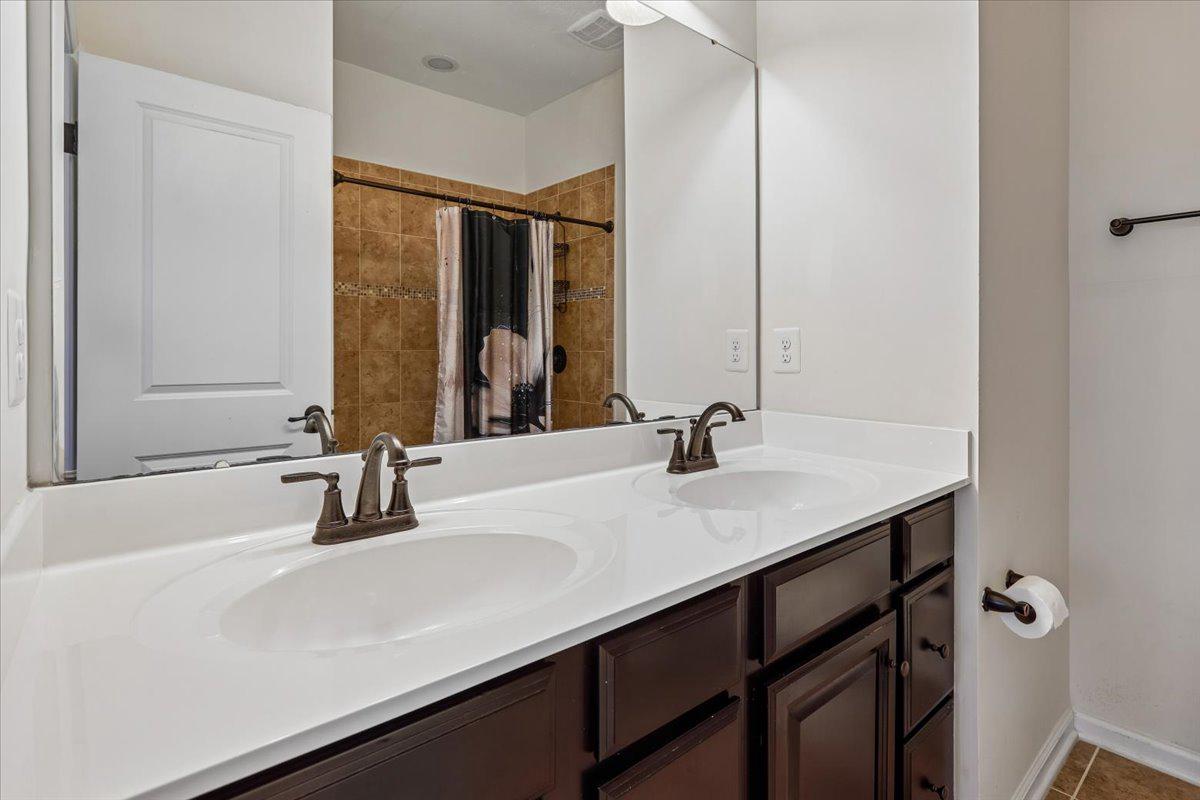 CREEKSIDE VILLAGE AT TANYARD SPRINGS - Residential