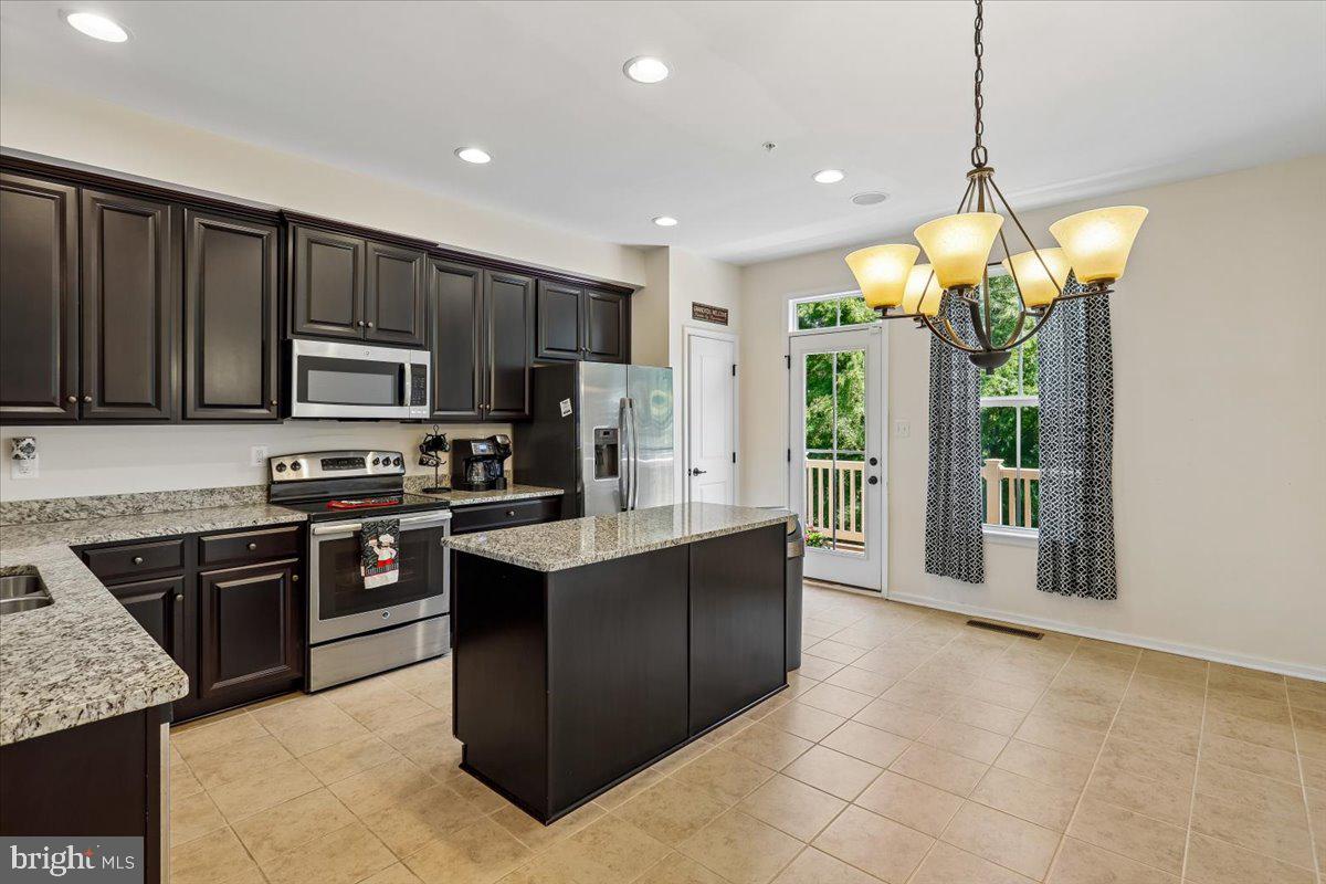 CREEKSIDE VILLAGE AT TANYARD SPRINGS - Residential