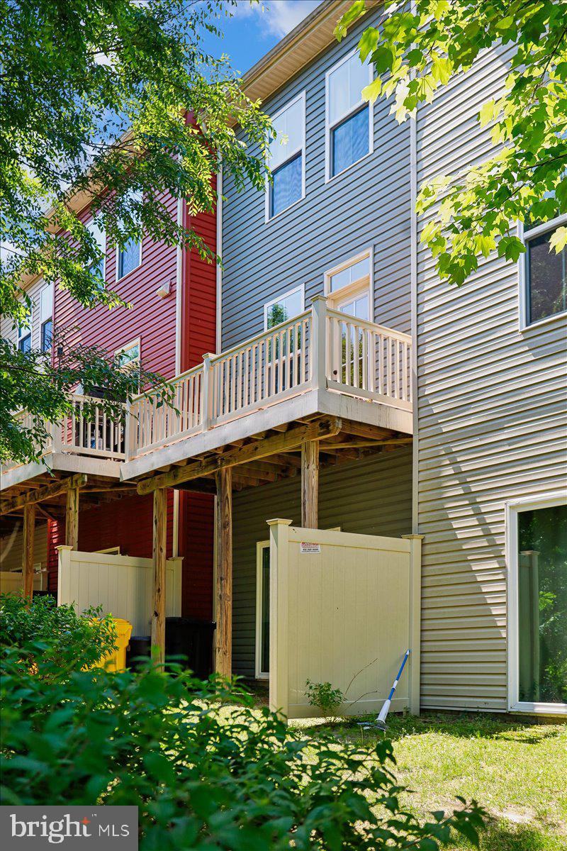 CREEKSIDE VILLAGE AT TANYARD SPRINGS - Residential