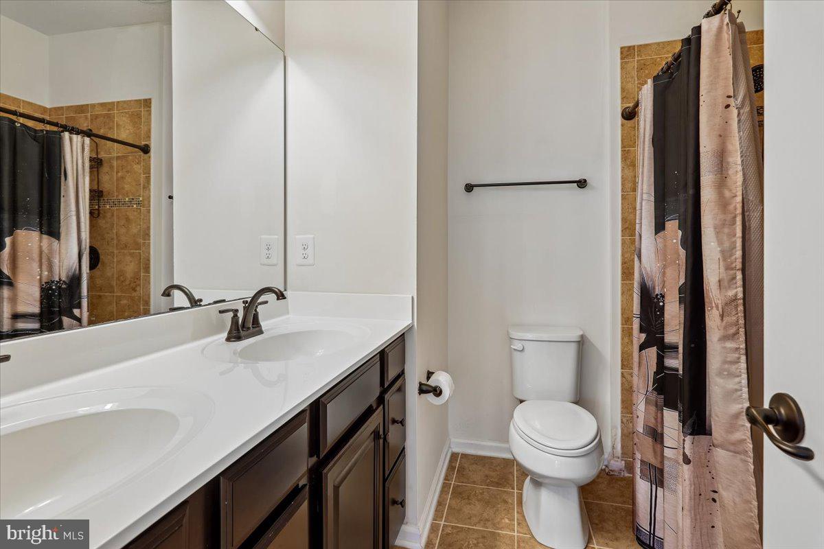 CREEKSIDE VILLAGE AT TANYARD SPRINGS - Residential
