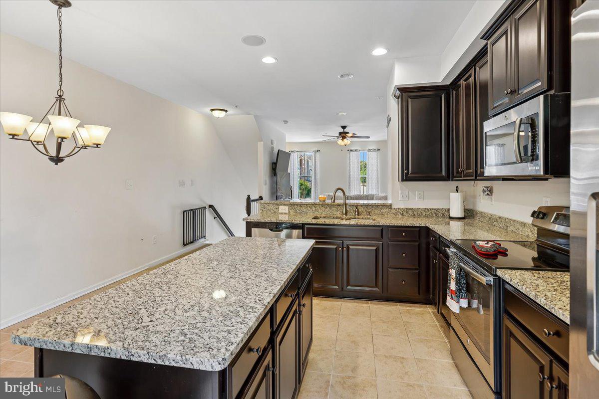 CREEKSIDE VILLAGE AT TANYARD SPRINGS - Residential