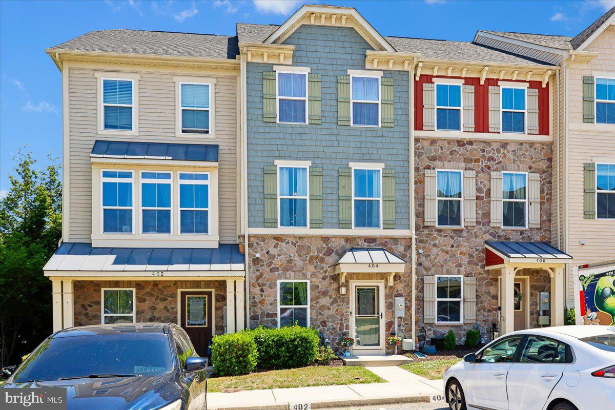 CREEKSIDE VILLAGE AT TANYARD SPRINGS - Residential