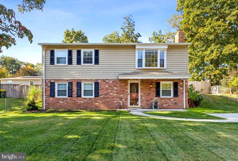 13715 SMALLWOOD COURT CHANTILLY VA 20151