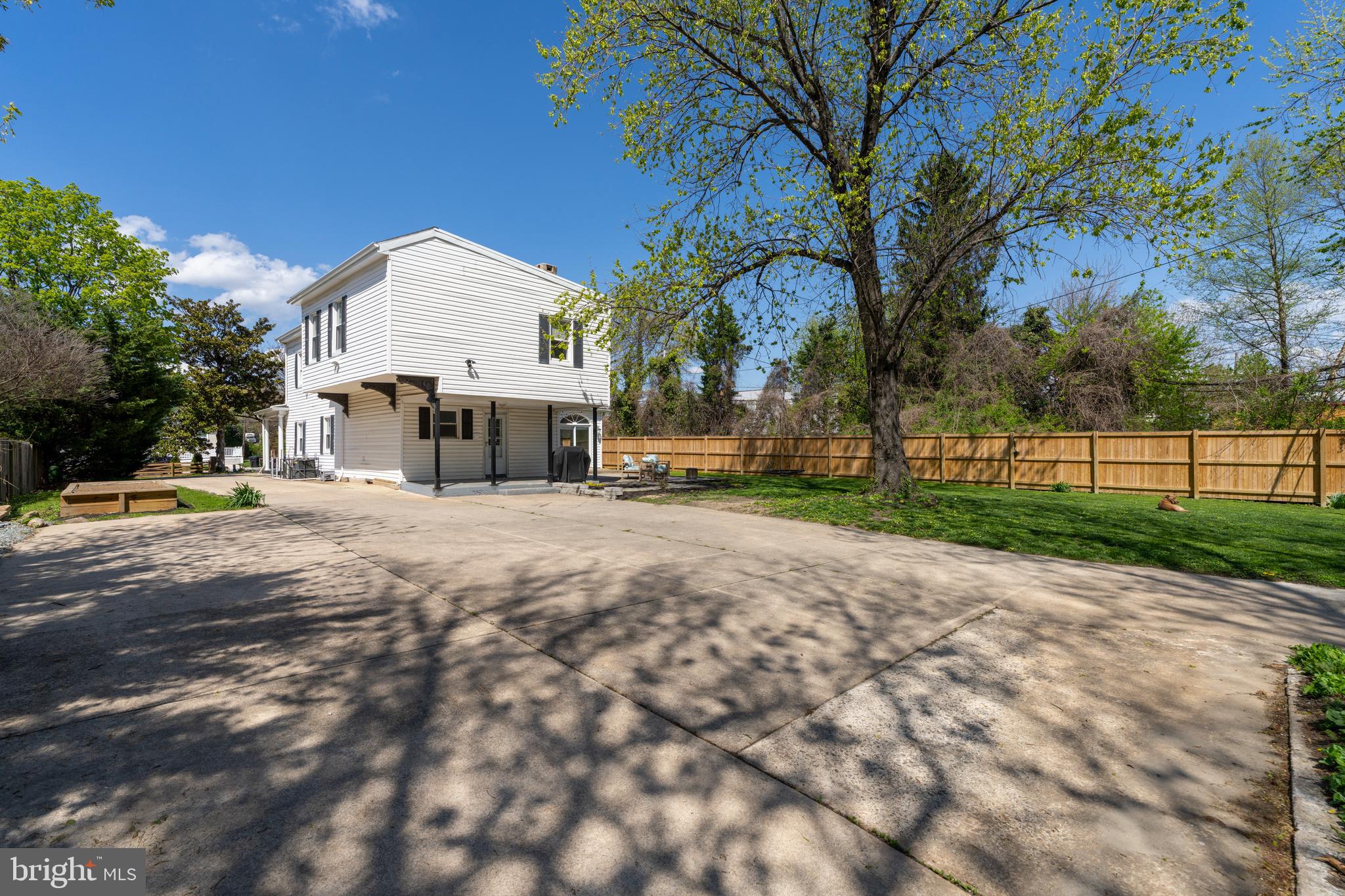 RADNOR WINSTON - Residential