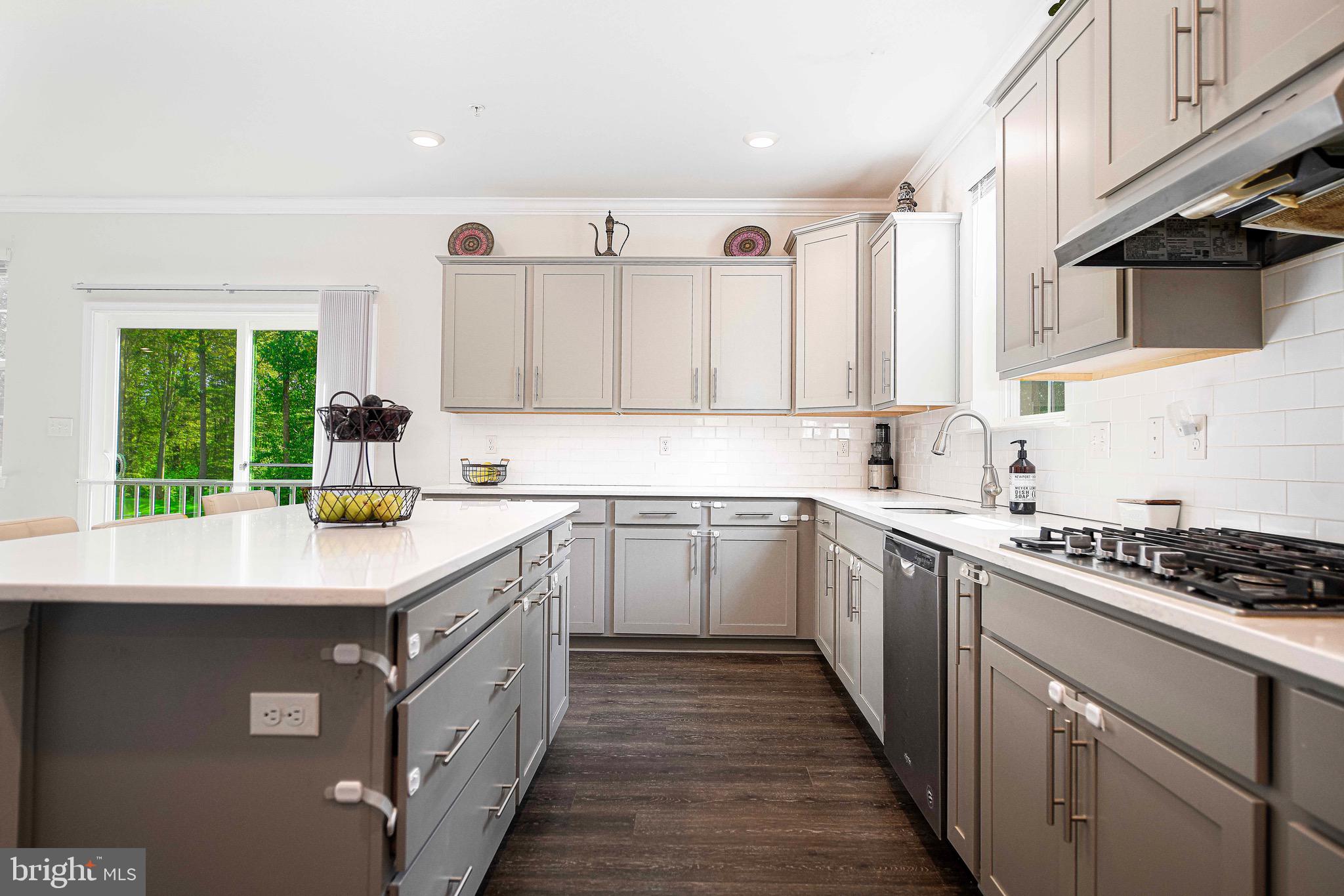 MONARCH GLEN - Residential