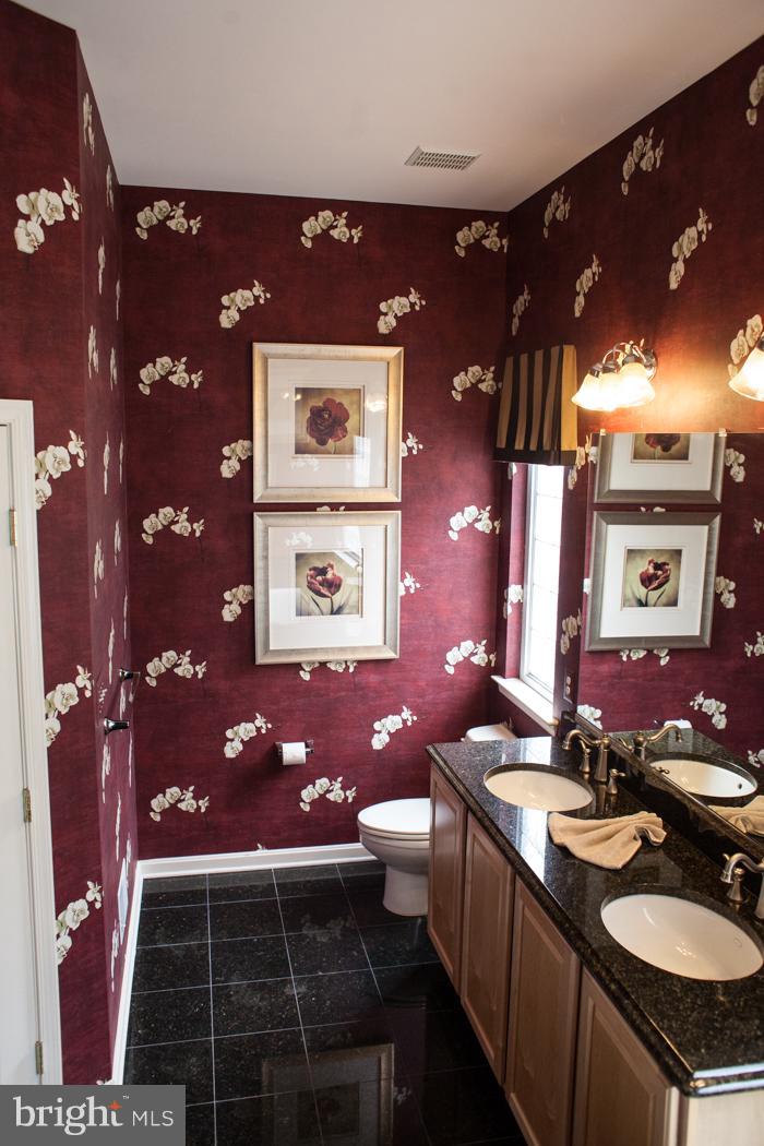 SYMPHONY VILLAGE AT CENTREVILLE - Residential