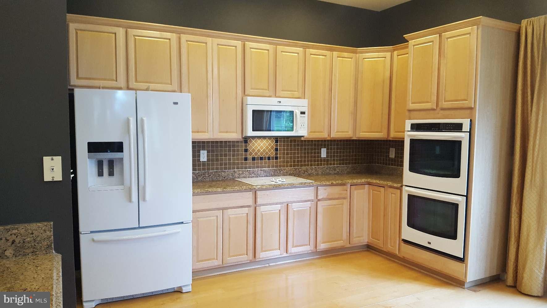 SYMPHONY VILLAGE AT CENTREVILLE - Residential